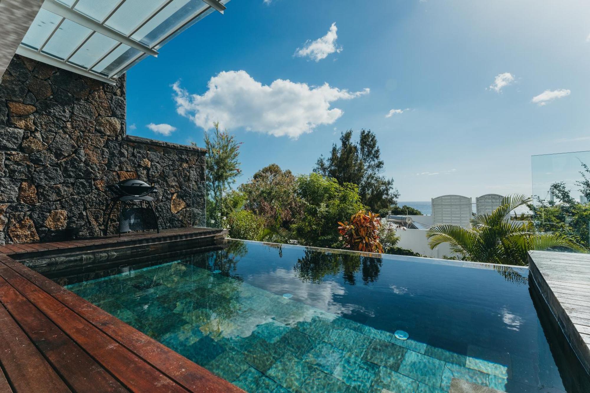 Apartment De Luxe Piscine Et Vue Rivière Noire