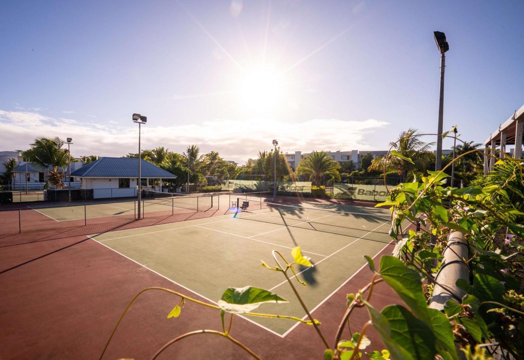 Radisson Blu Azuri & Resort Roches Noires