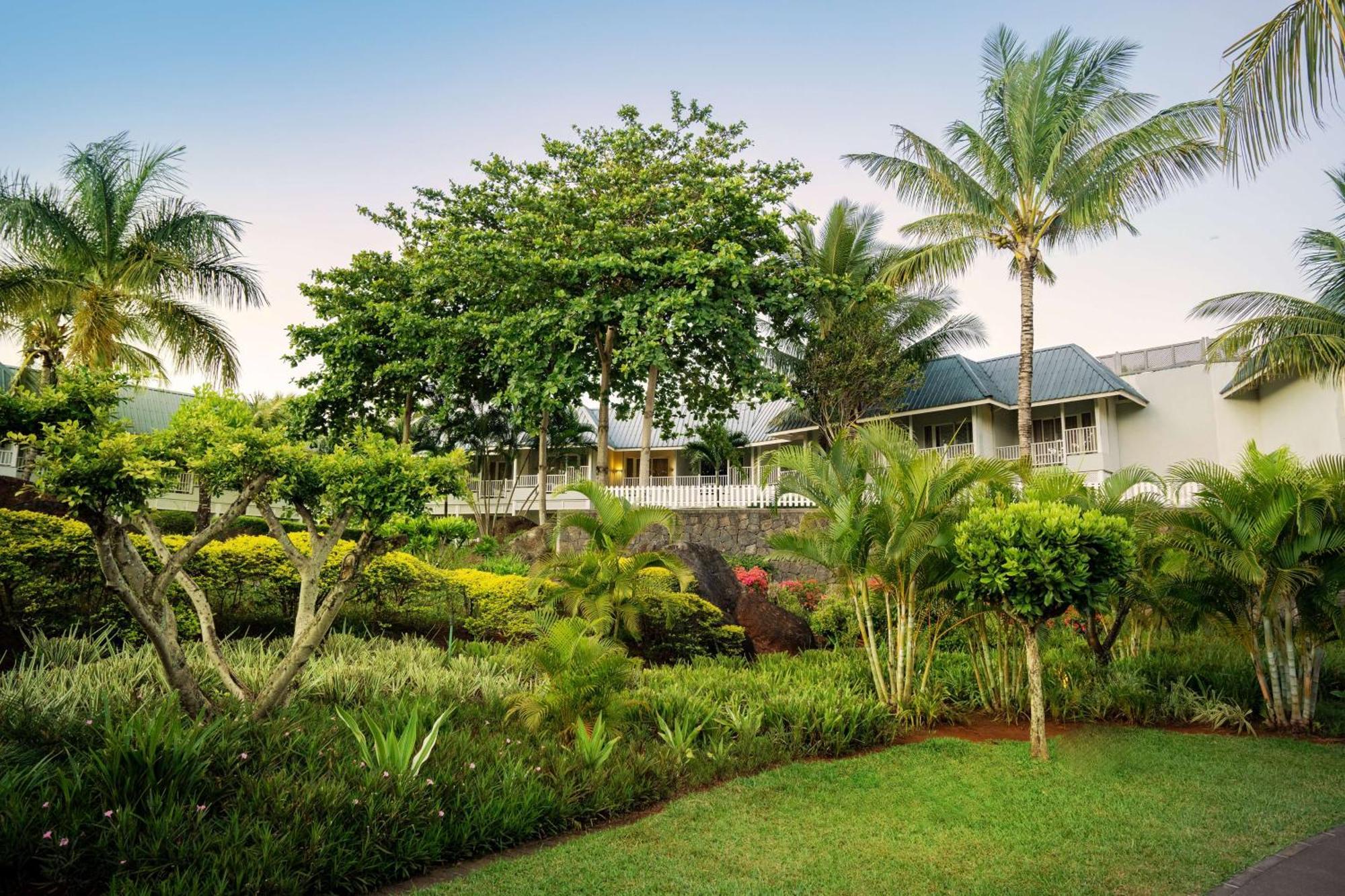 Resort Radisson Blu Azuri & 4*