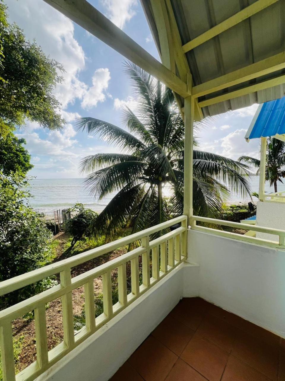 Les Fleurs Du Beachfront Residences Holiday home Tamarin