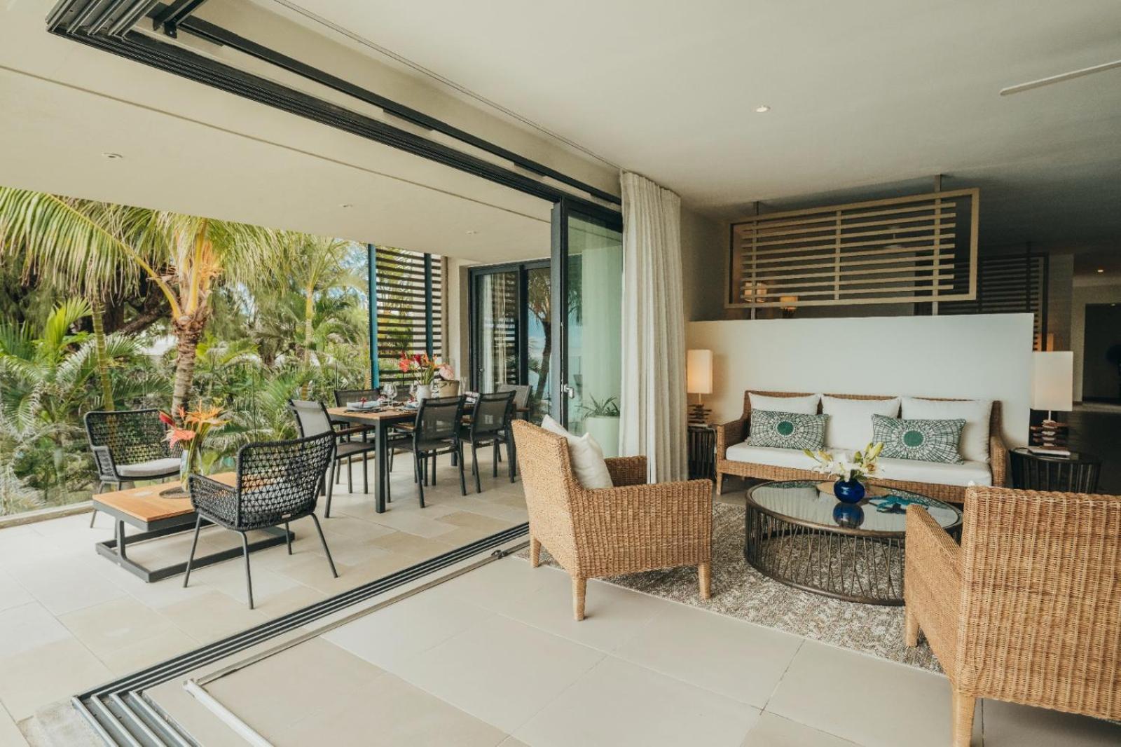 Magnificent 3 Bedroom Penthouse With Rooftop Pool * Grand Baie