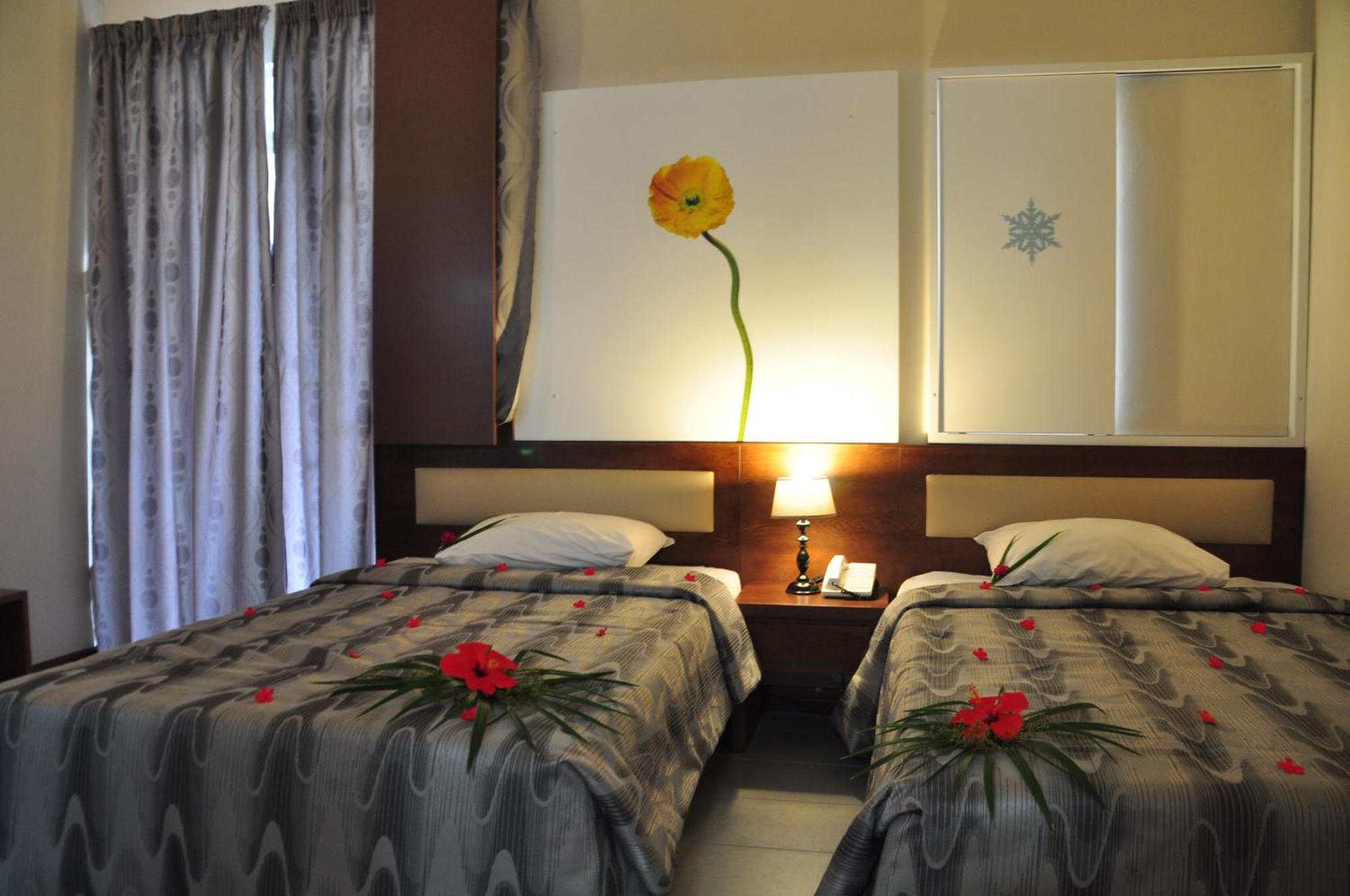 Casa Florida & Pereybere Beach