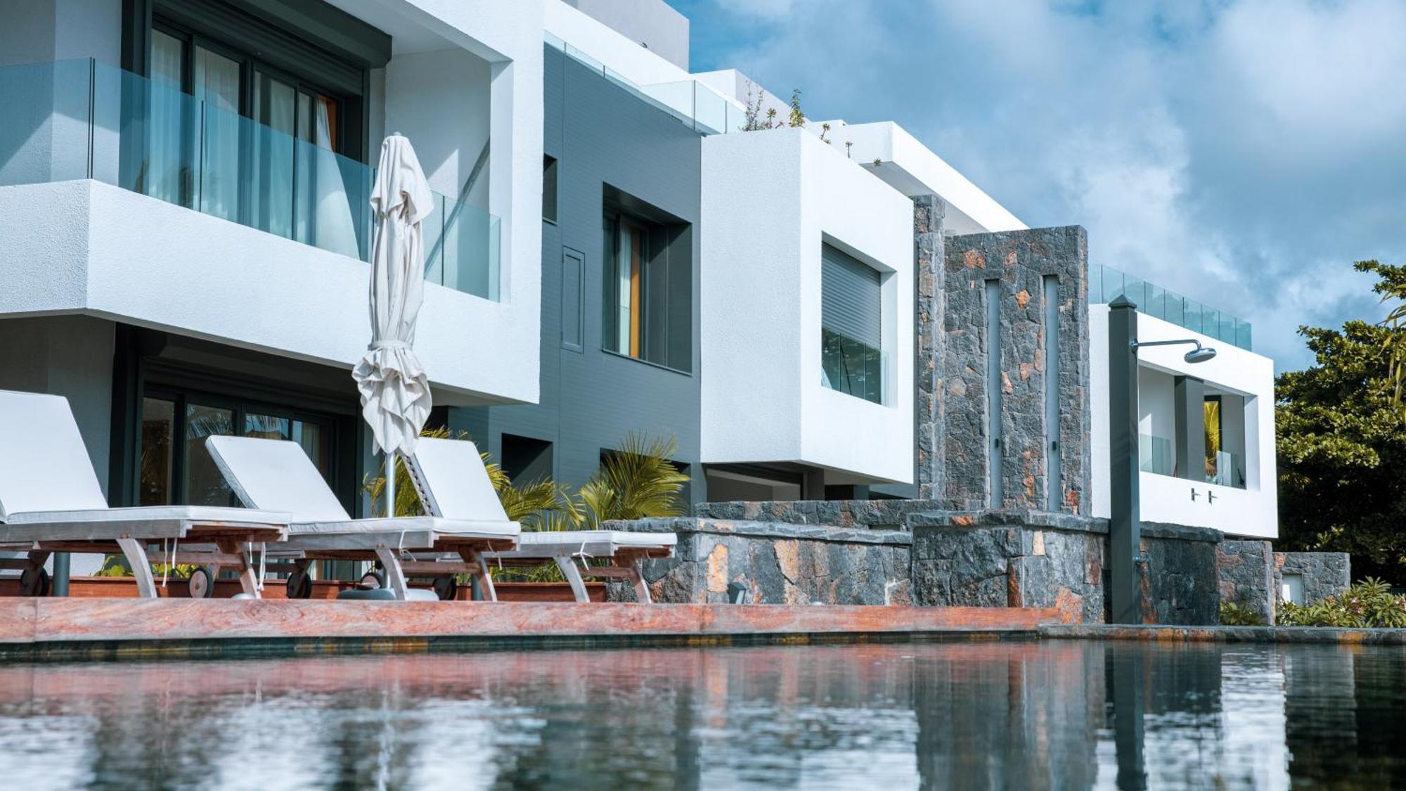 Front Penthouse In Pereybere Apartment