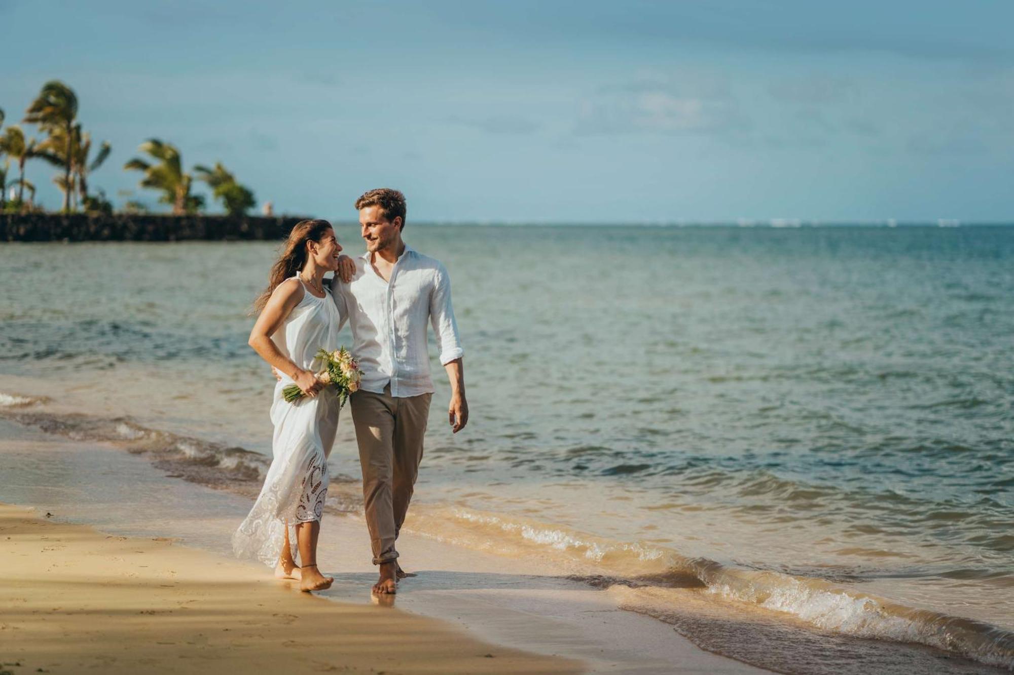 Radisson Blu Azuri & 4* Roches Noires