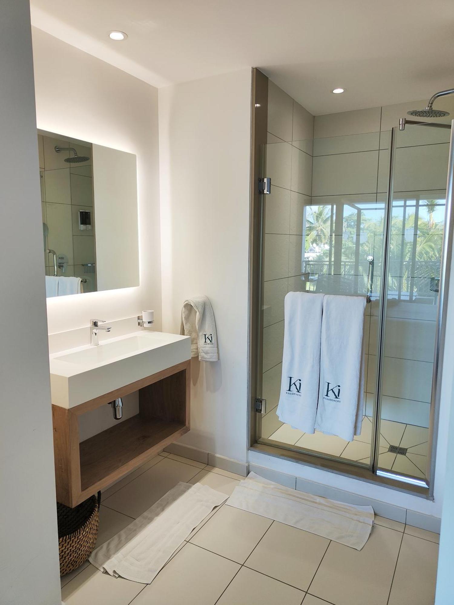 Eden: Beachfront Luxury With Private Rooftop Pool Villa Grand Baie