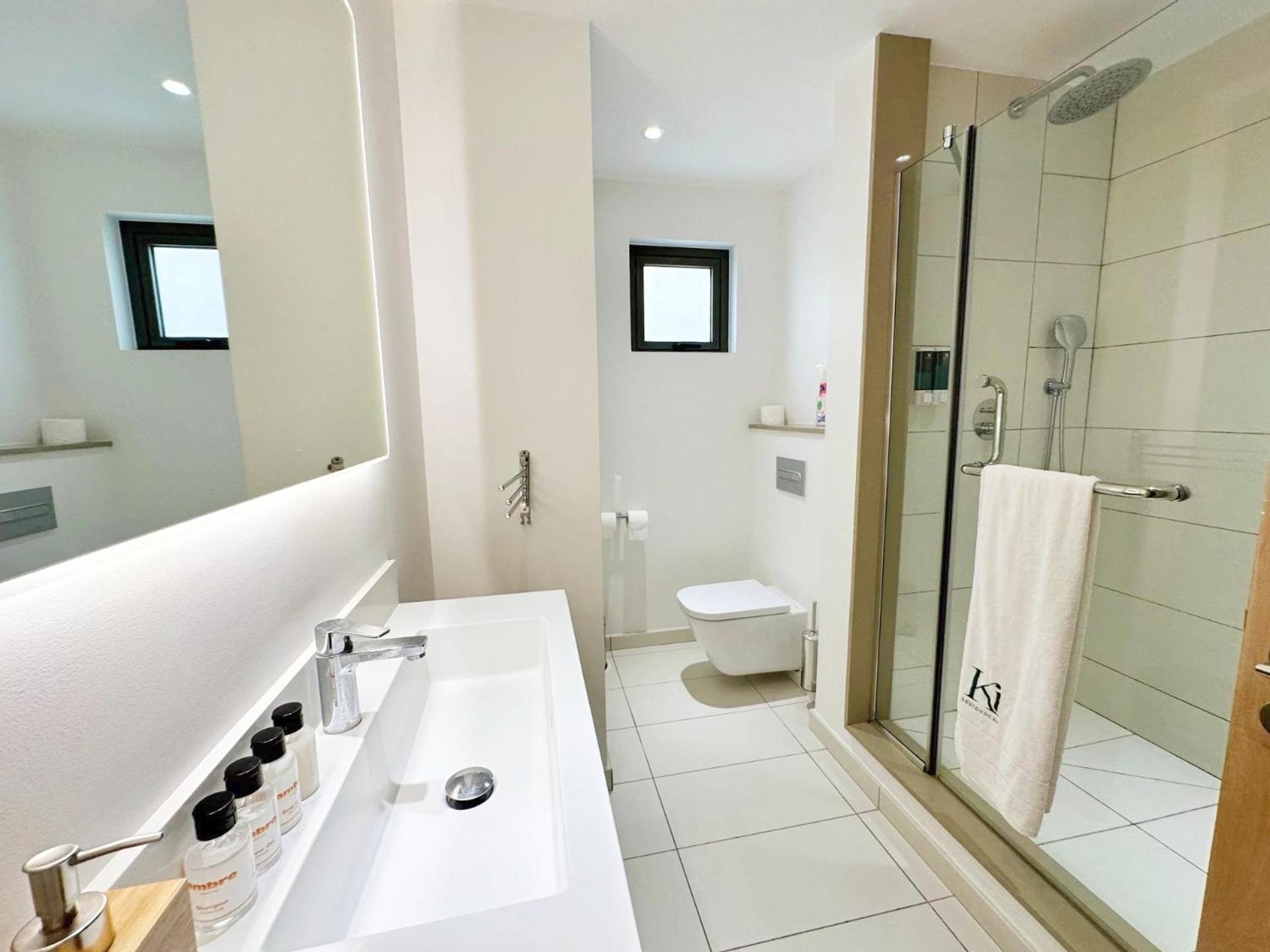 Eden: Beachfront Luxury With Private Rooftop Pool Villa Grand Baie
