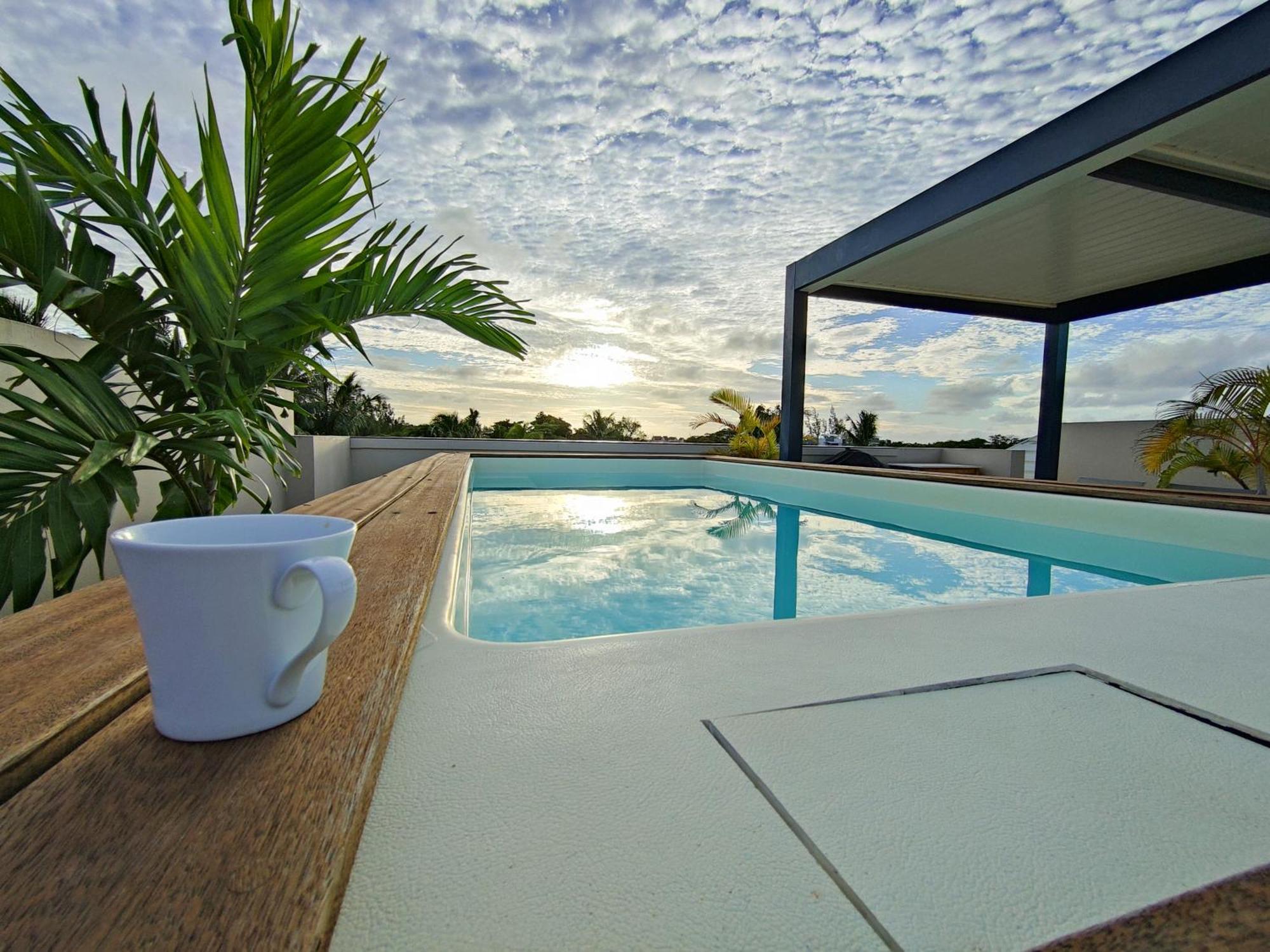 Eden: Beachfront Luxury With Private Rooftop Pool * Grand Baie