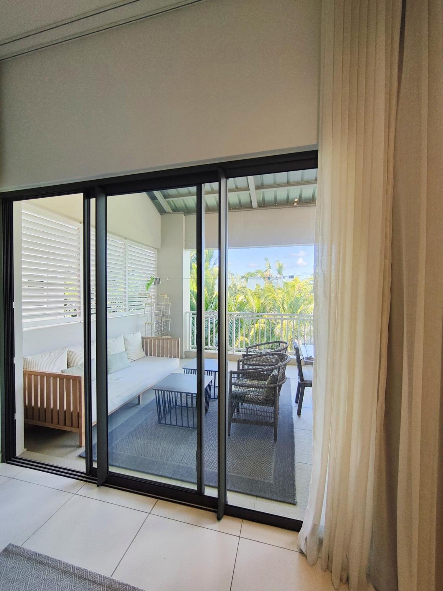 Eden: Beachfront Luxury With Private Rooftop Pool Villa Grand Baie