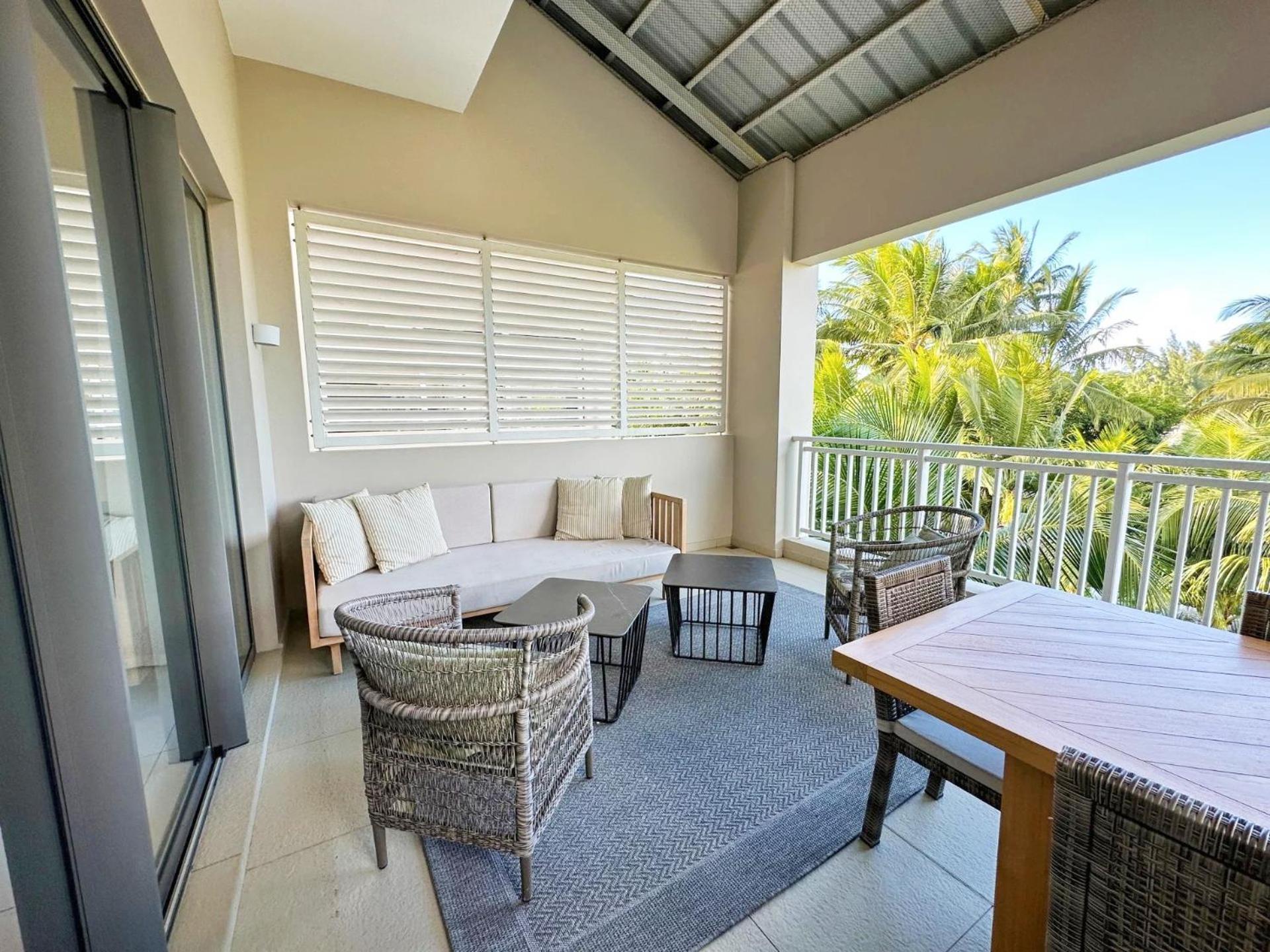 Villa Eden: Beachfront Luxury With Private Rooftop Pool