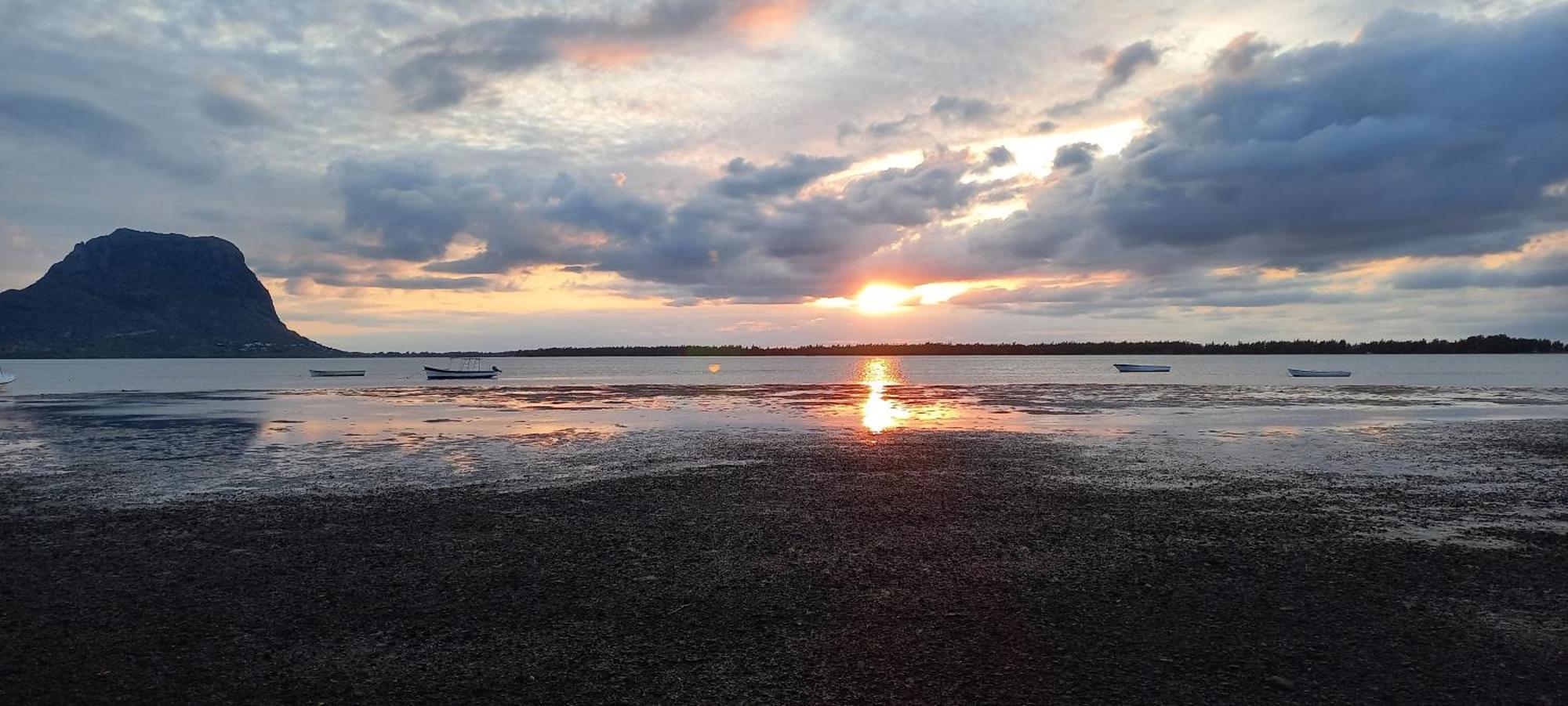 Seaview - *