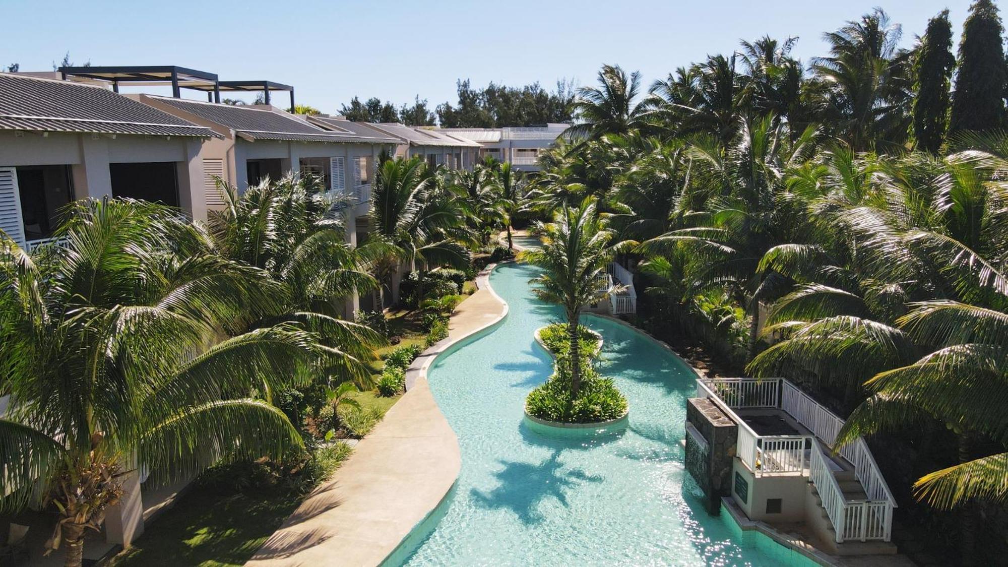 Villa Eden: Beachfront Luxury With Private Rooftop Pool *