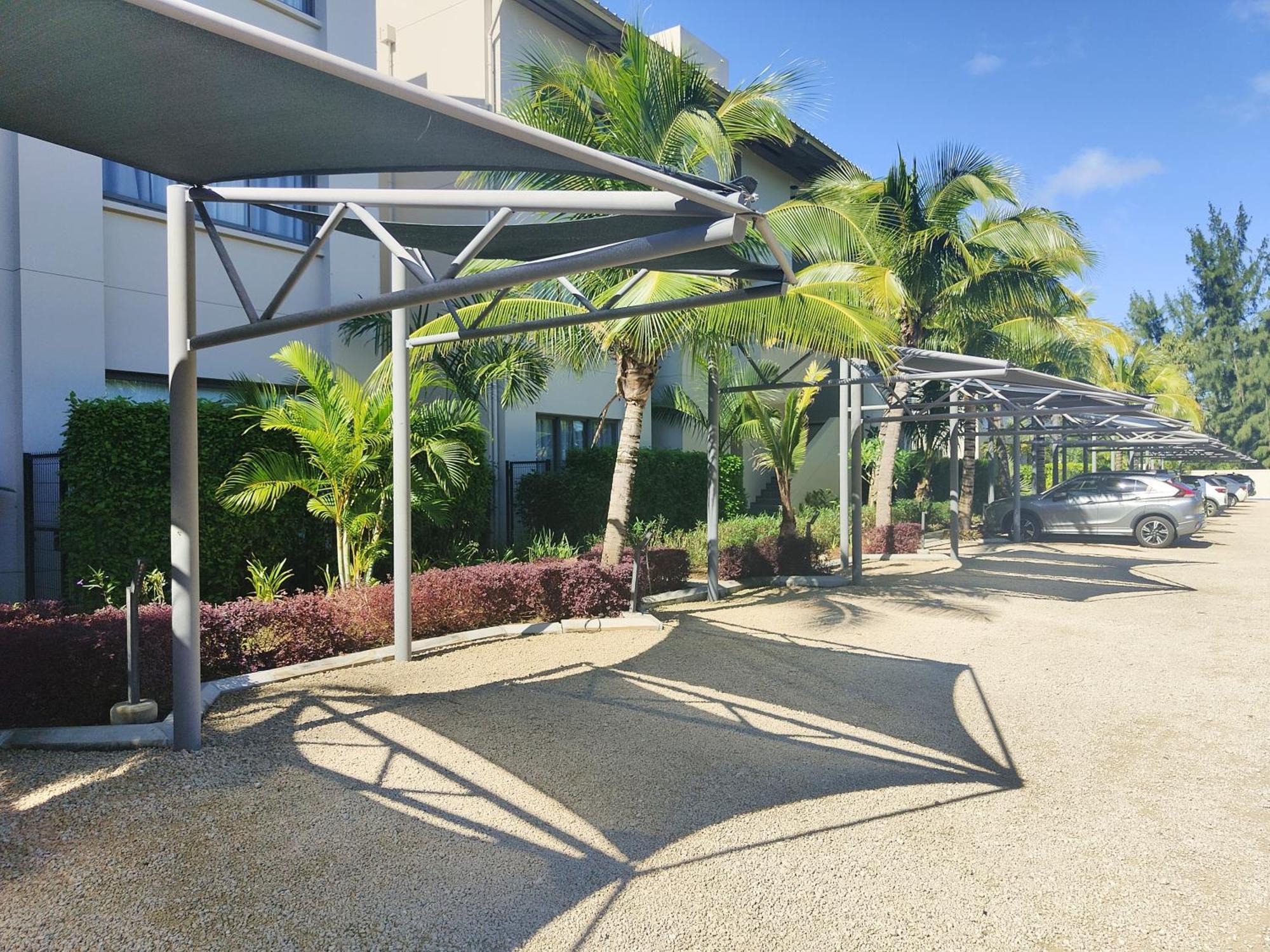 Villa Eden: Beachfront Luxury With Private Rooftop Pool Grand Baie