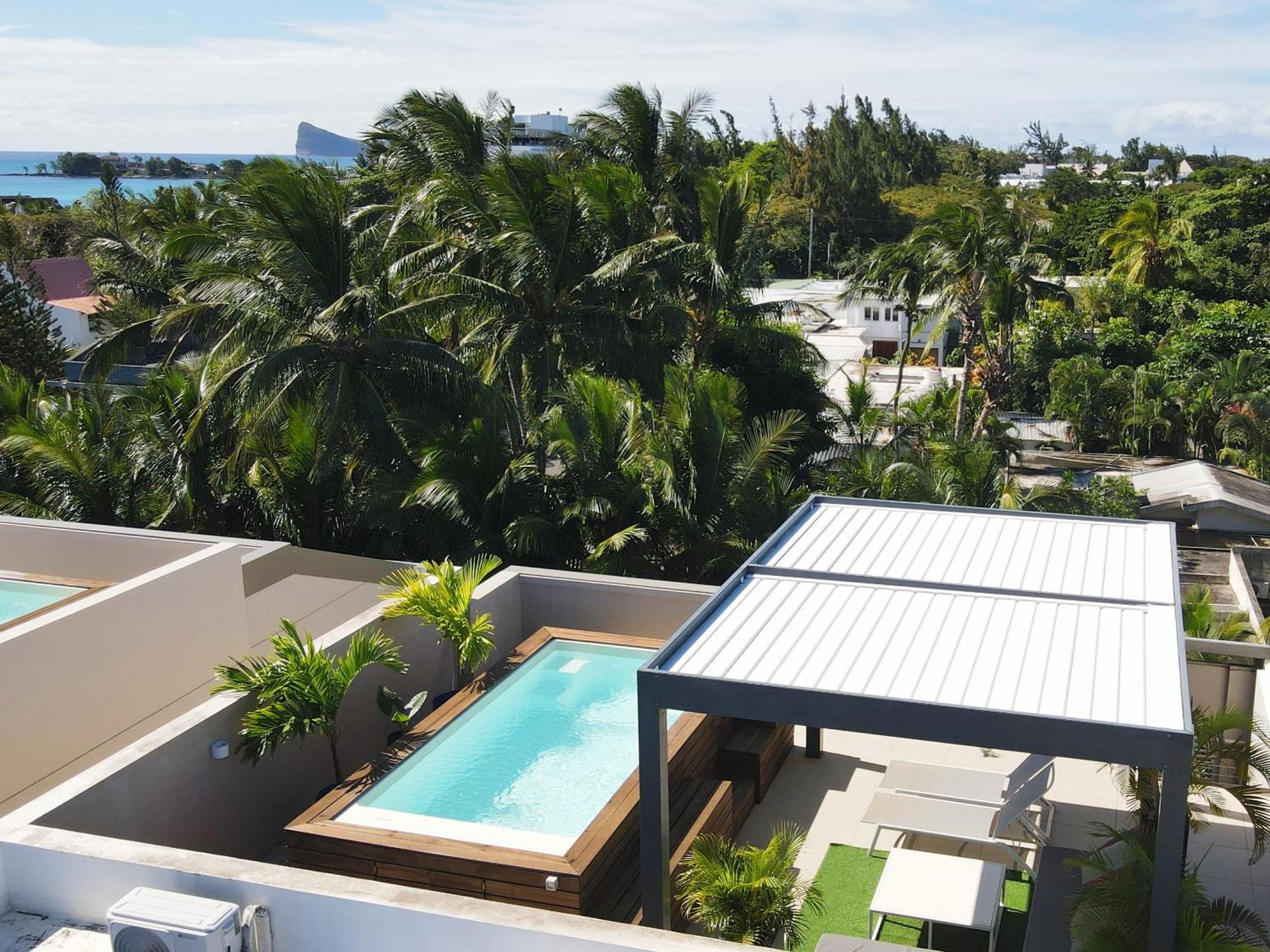 Eden: Beachfront Luxury With Private Rooftop Pool Villa Grand Baie