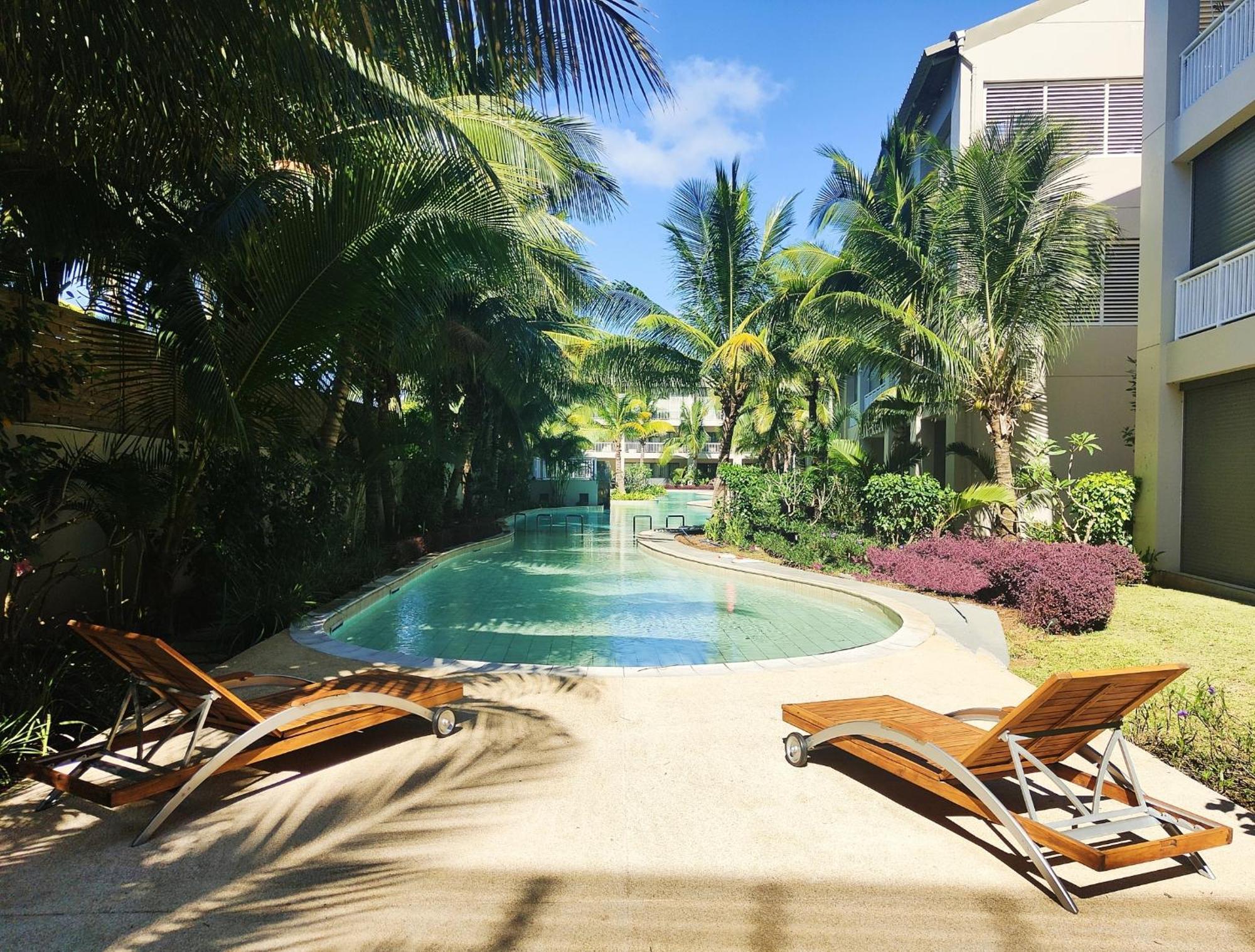 Villa Eden: Beachfront Luxury With Private Rooftop Pool *