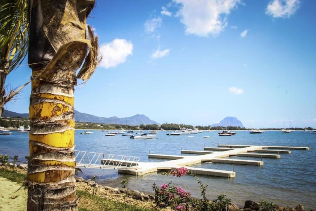 Latitude Luxury Seafront Apartment *