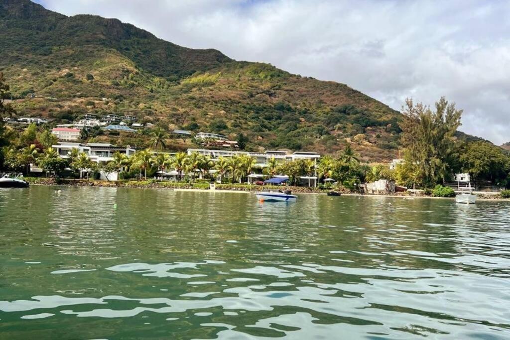 Latitude Luxury Seafront * Riviere Noire