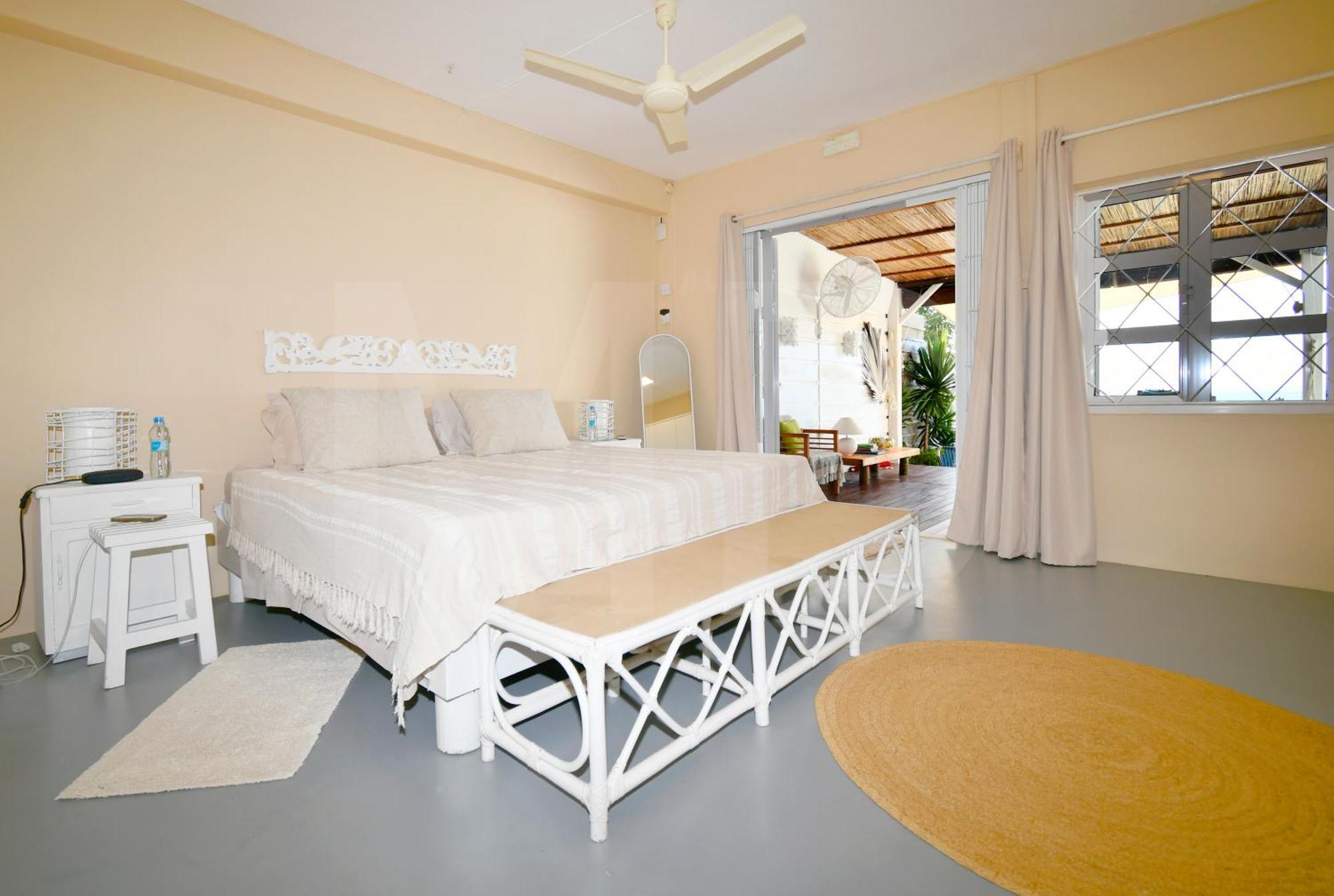 Meerana Cheerful Beachfront With Jacuzzi Holiday home *