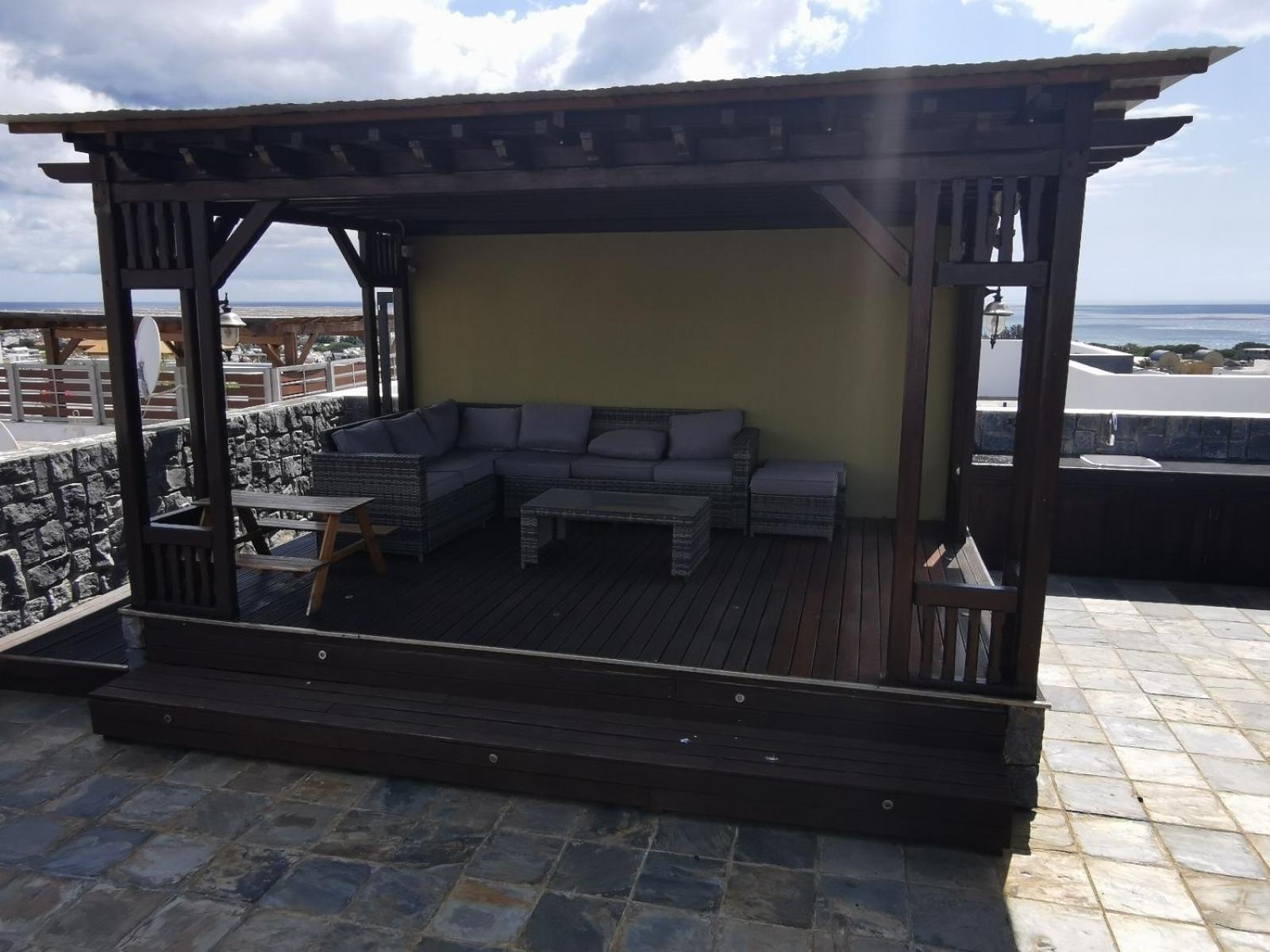 Deluxe Ocean View Penthouse With Private Roof Deck Apartment Flic en Flac