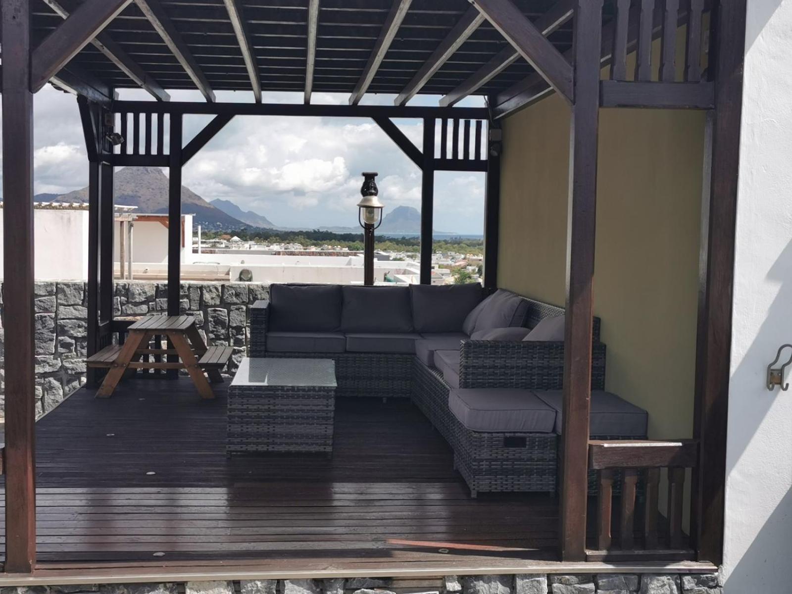 Deluxe Ocean View Penthouse With Private Roof Deck * Flic en Flac
