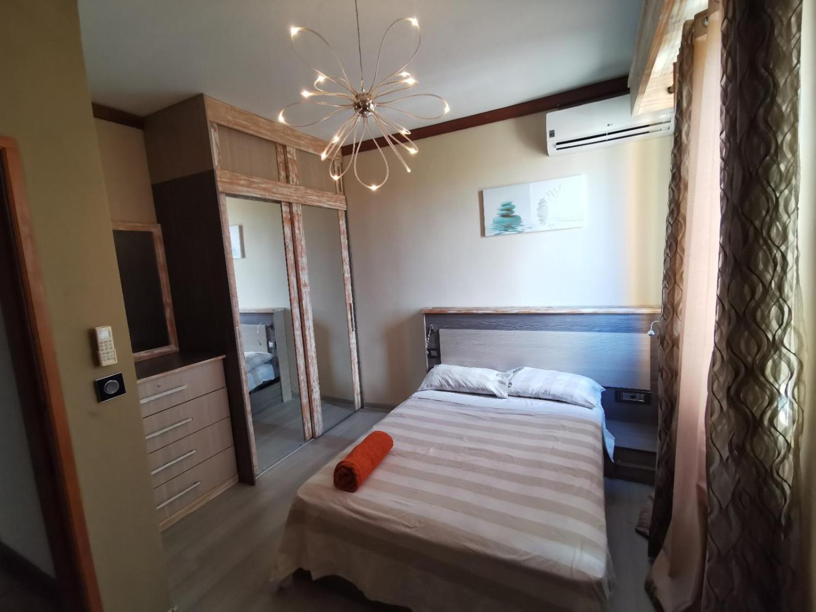 Deluxe Ocean View Penthouse With Private Roof Deck Apartment