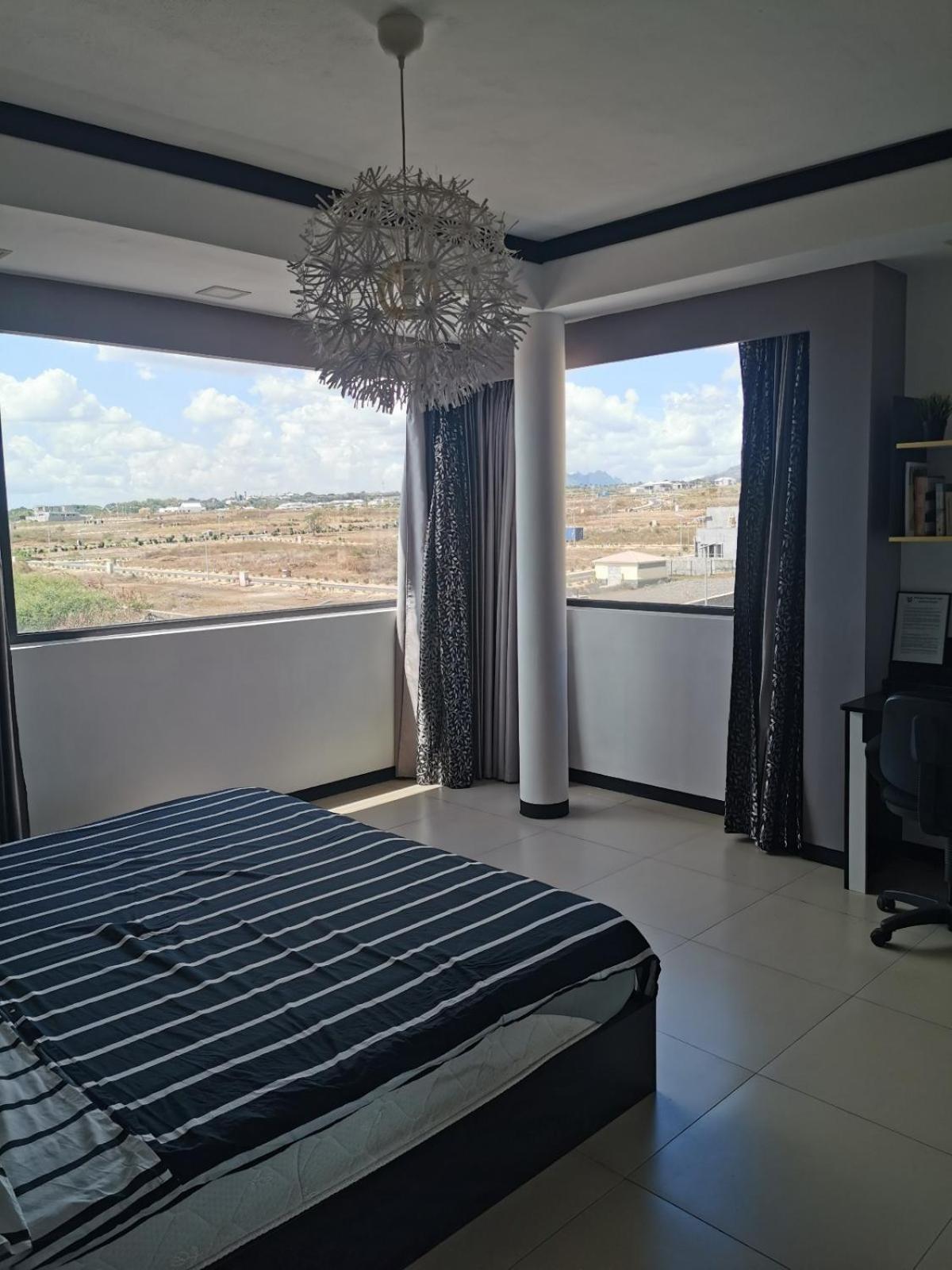 Deluxe Ocean View Penthouse With Private Roof Deck Apartment Flic en Flac
