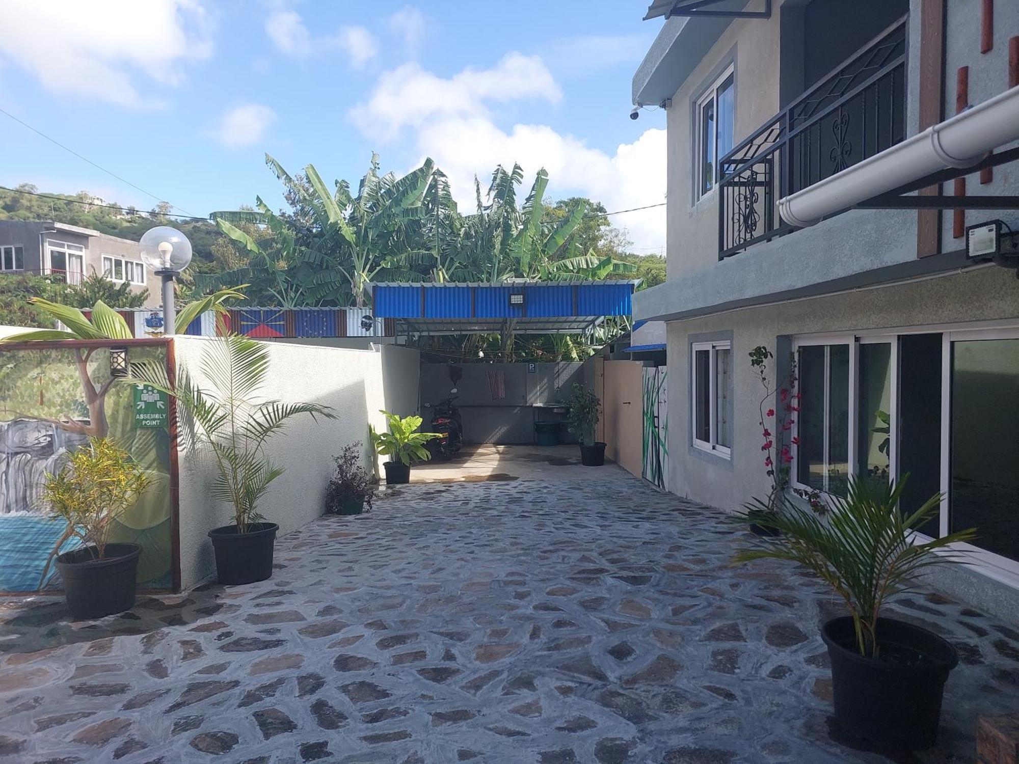 Elyza Apartment *