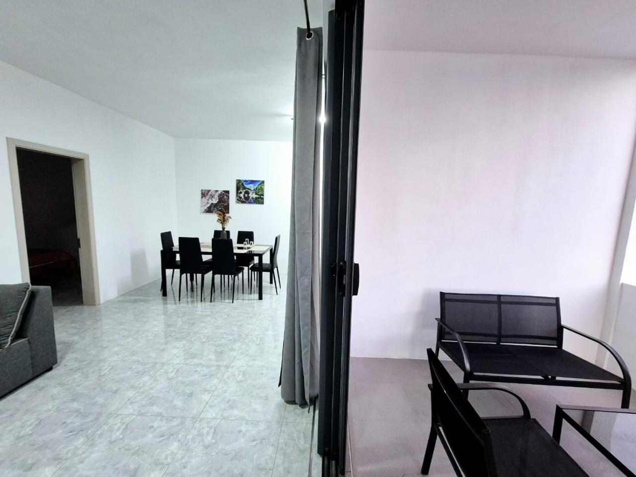 Skyview Apartment- Rooftop Penthouse With Sunset & Sea Views Apartment *