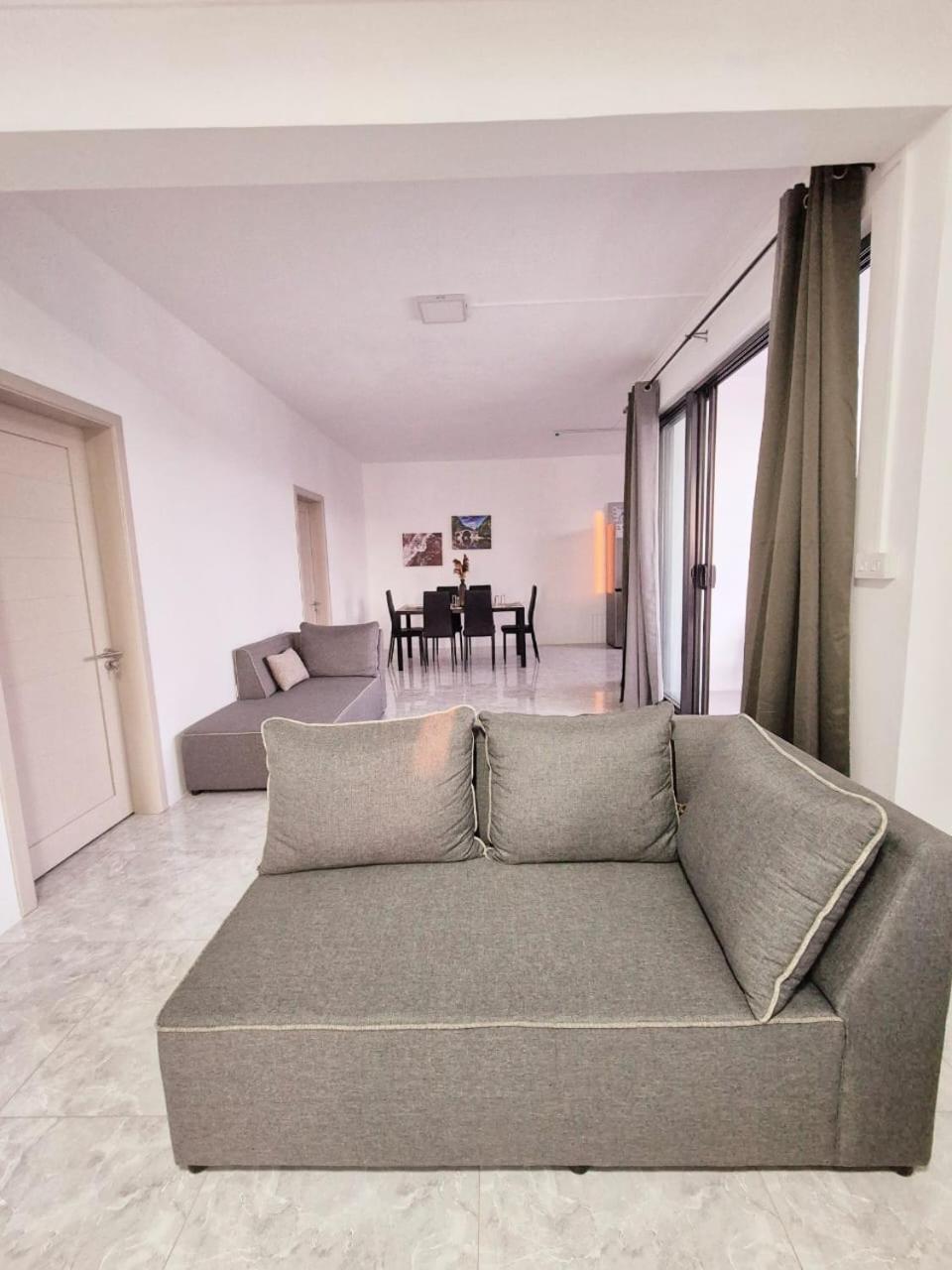 Skyview Apartment- Rooftop Penthouse With Sunset & Sea Views *