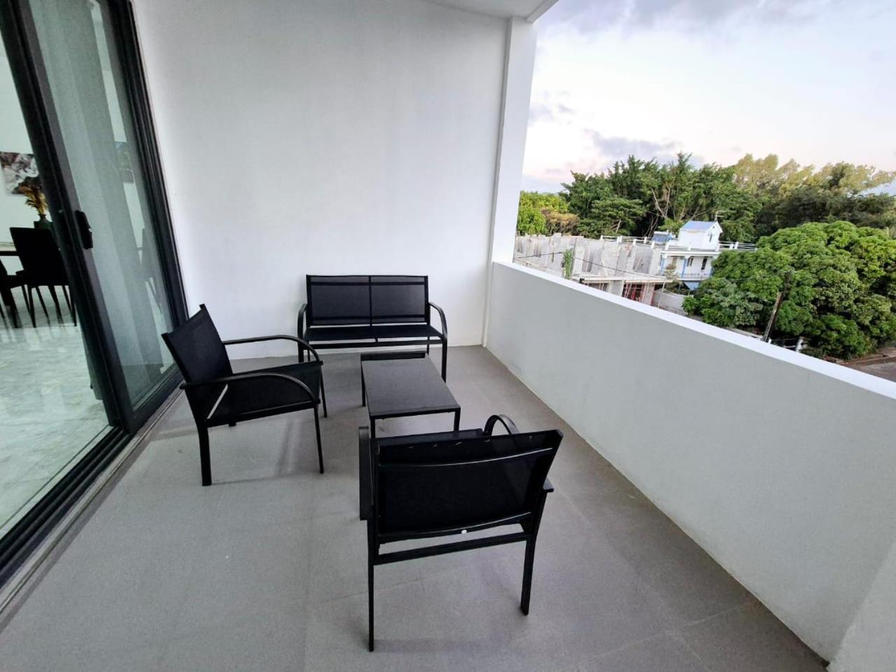 Skyview Apartment- Rooftop Penthouse With Sunset & Sea Views Apartment *