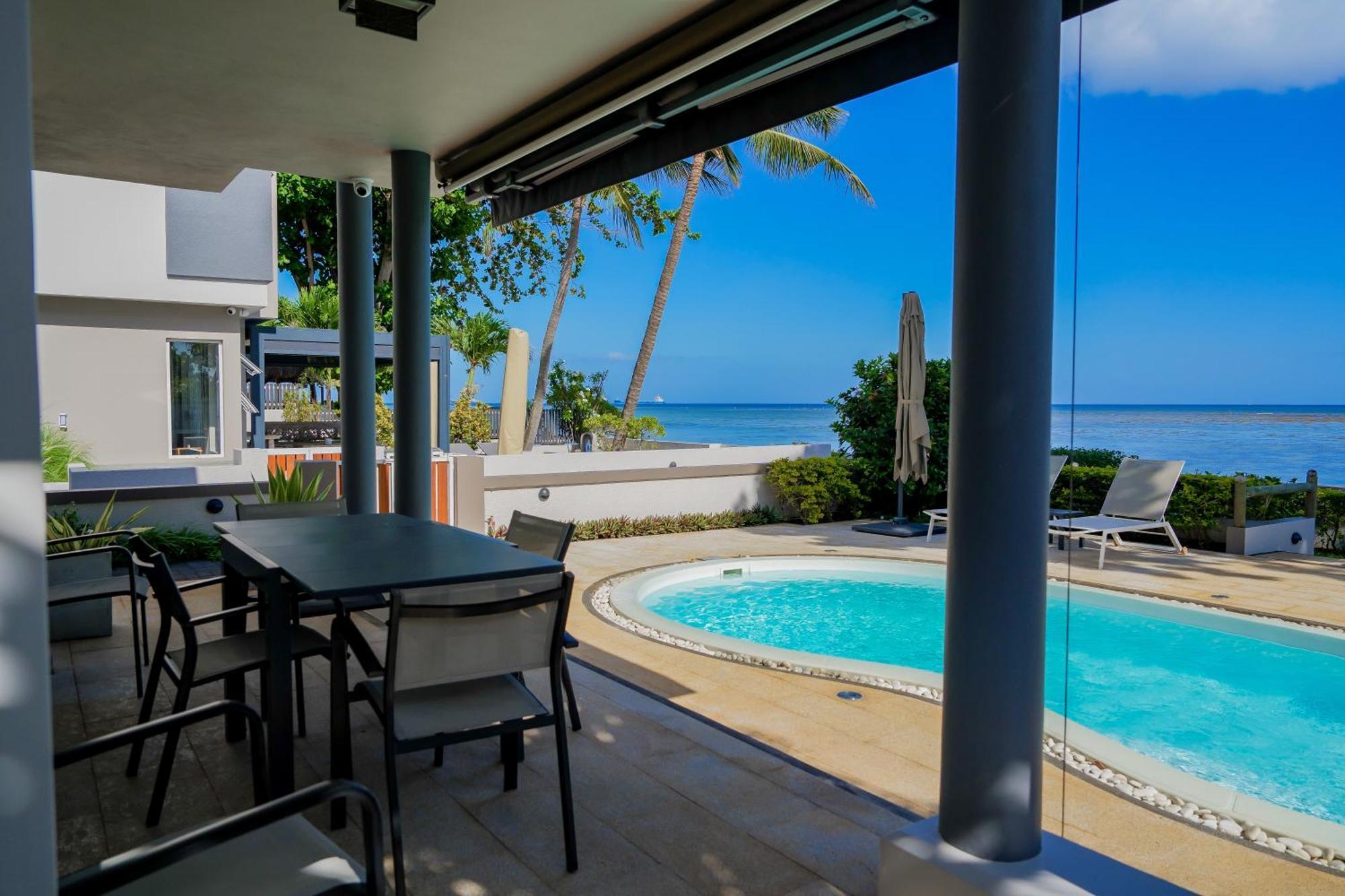 The Compound - 3 Baie-du-Tombeau