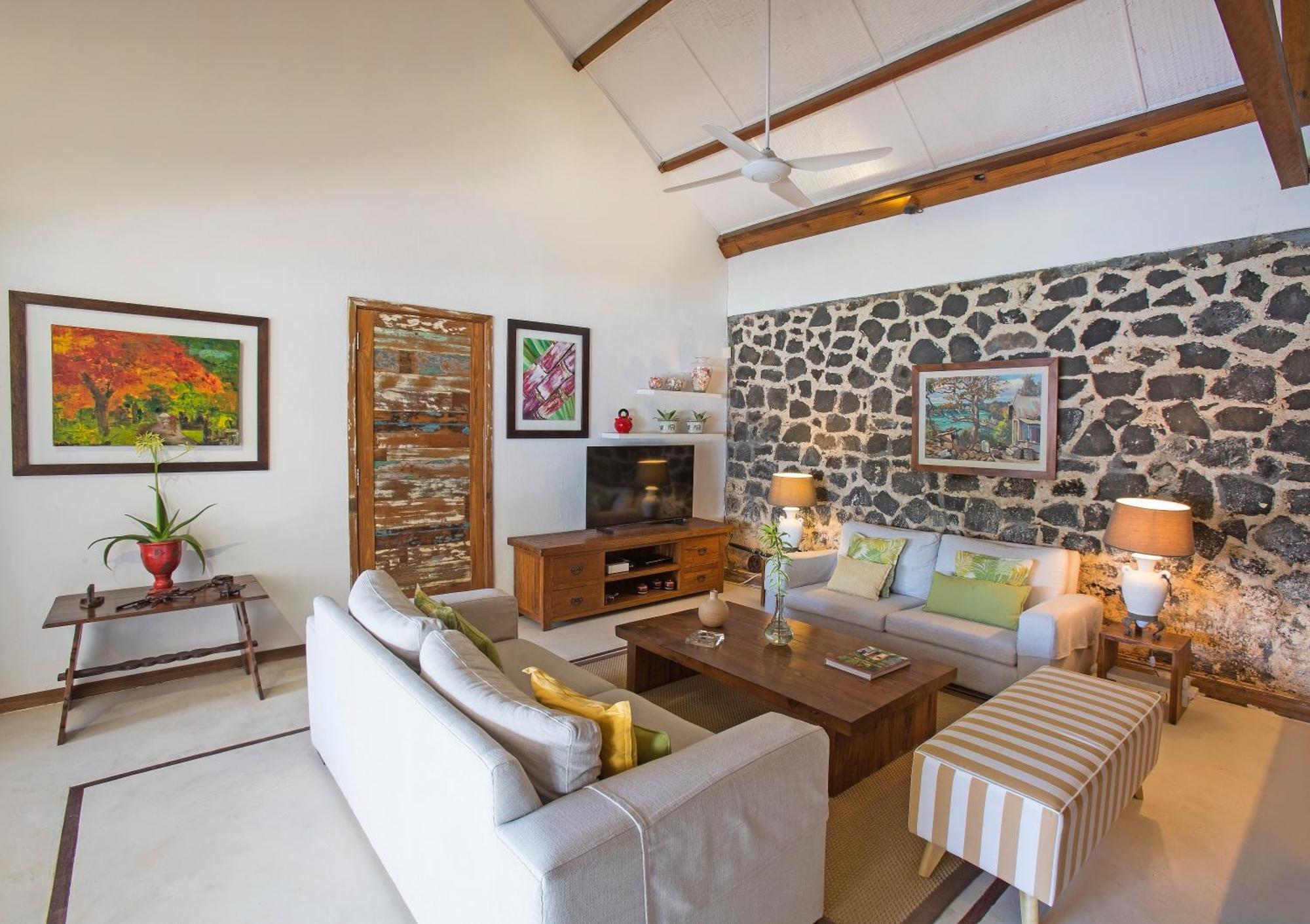 Fauverelle Villa *