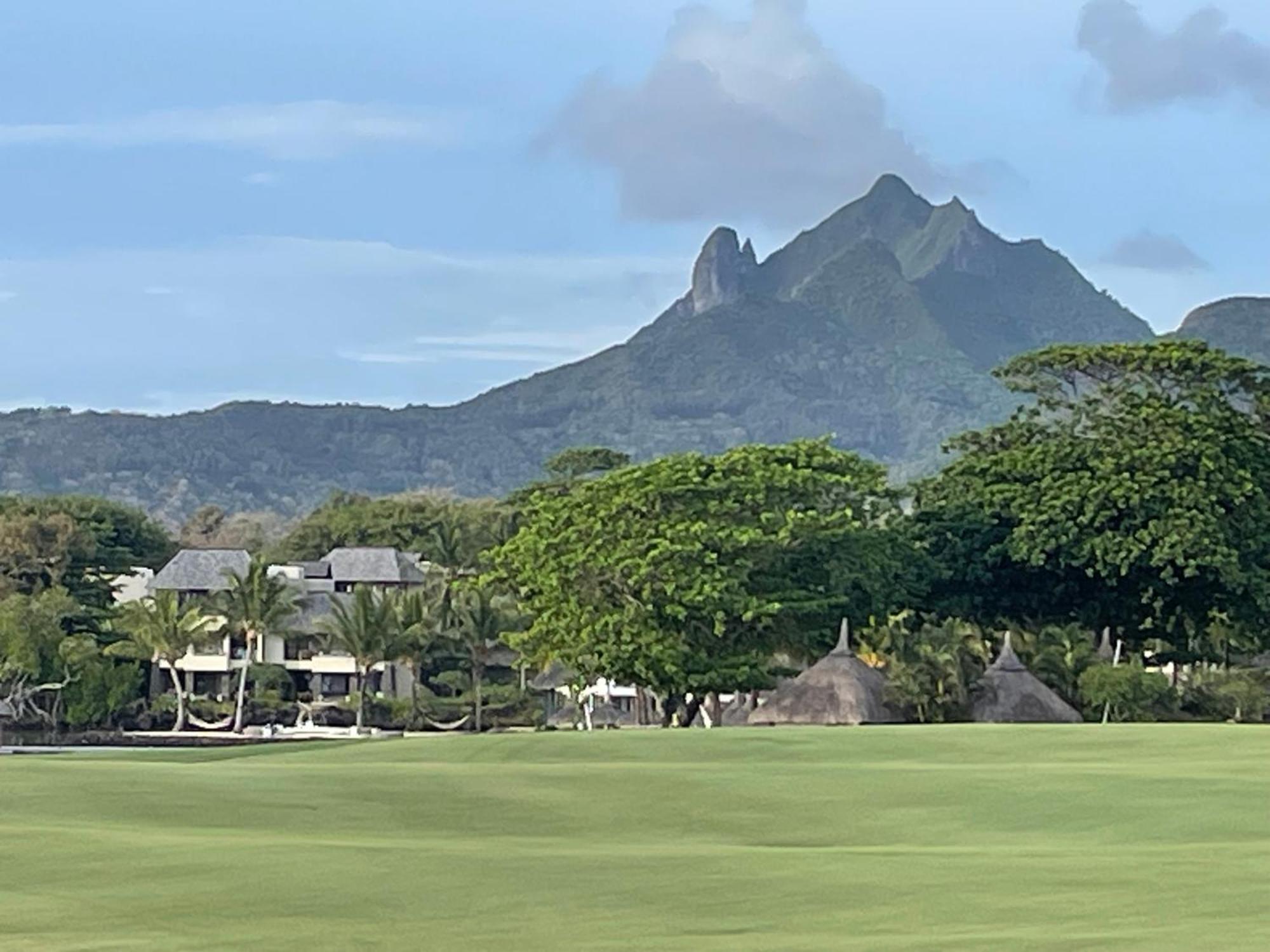 Anahita Golf & Apartment *