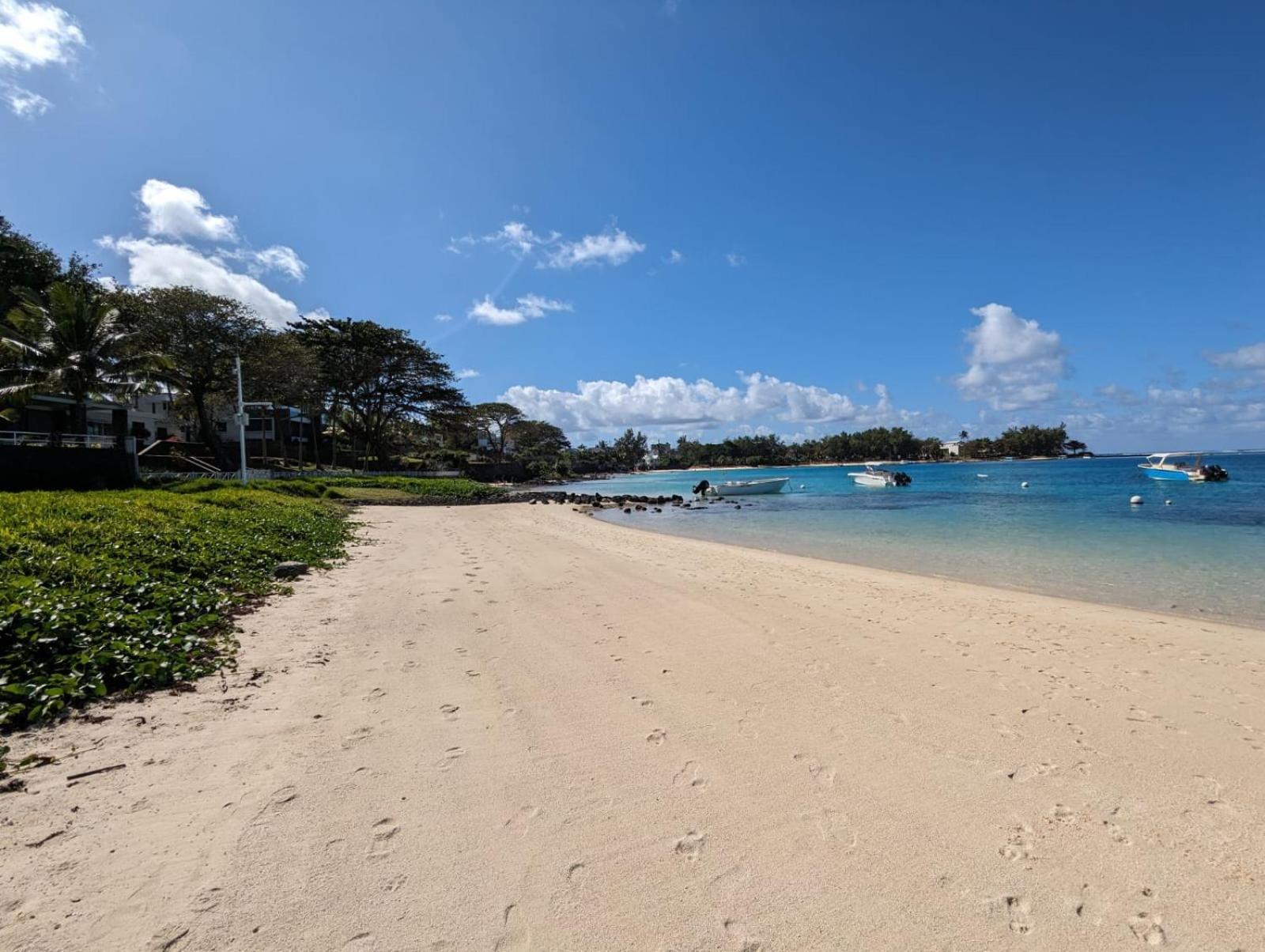 Horizon - Beachfront Homes Apartment Blue Bay