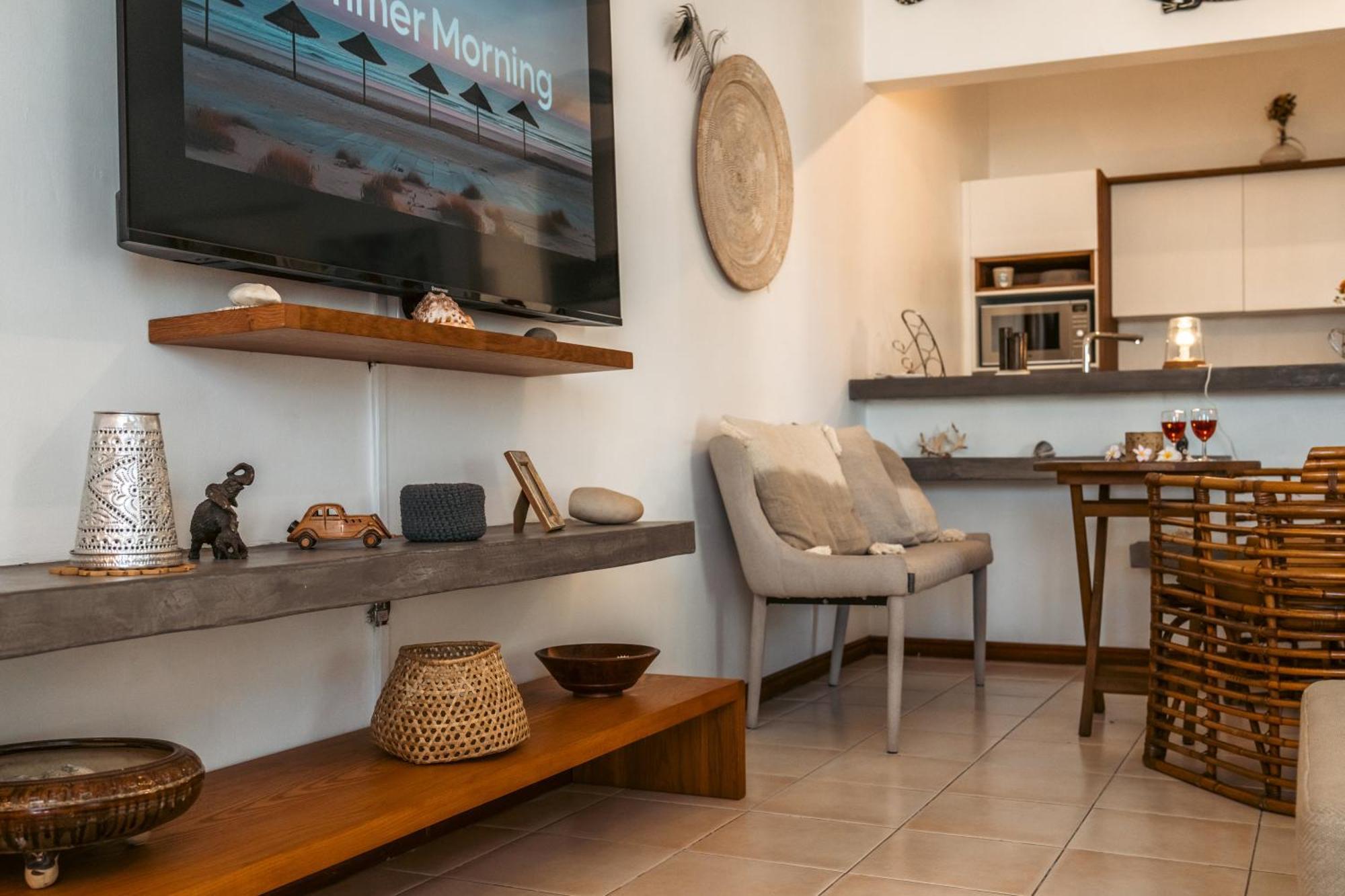 Luxurious 3-bedroom With Sea Views - Sd10 *