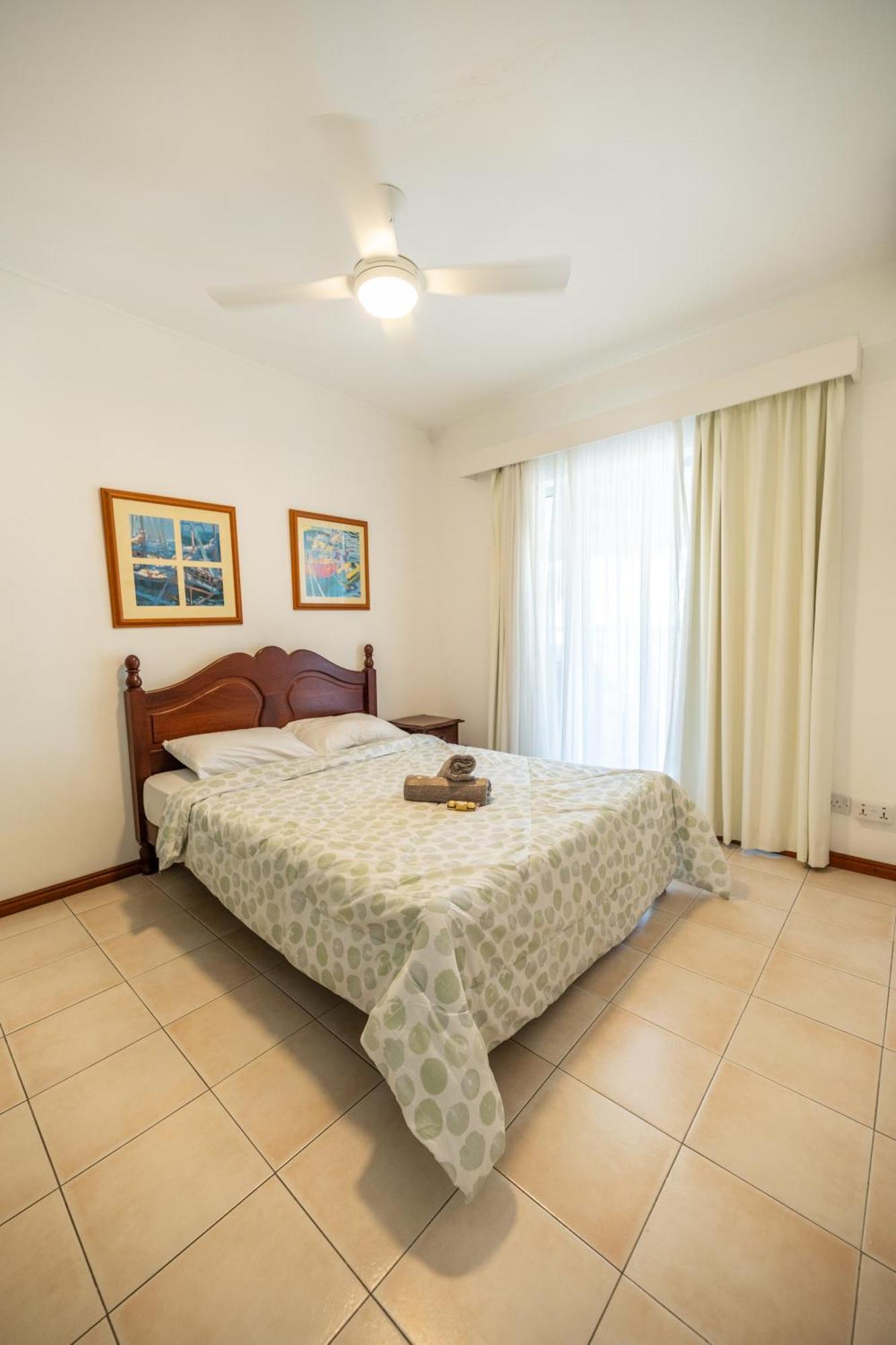 Apartment Luxurious 3-bedroom With Sea Views - Sd10 *