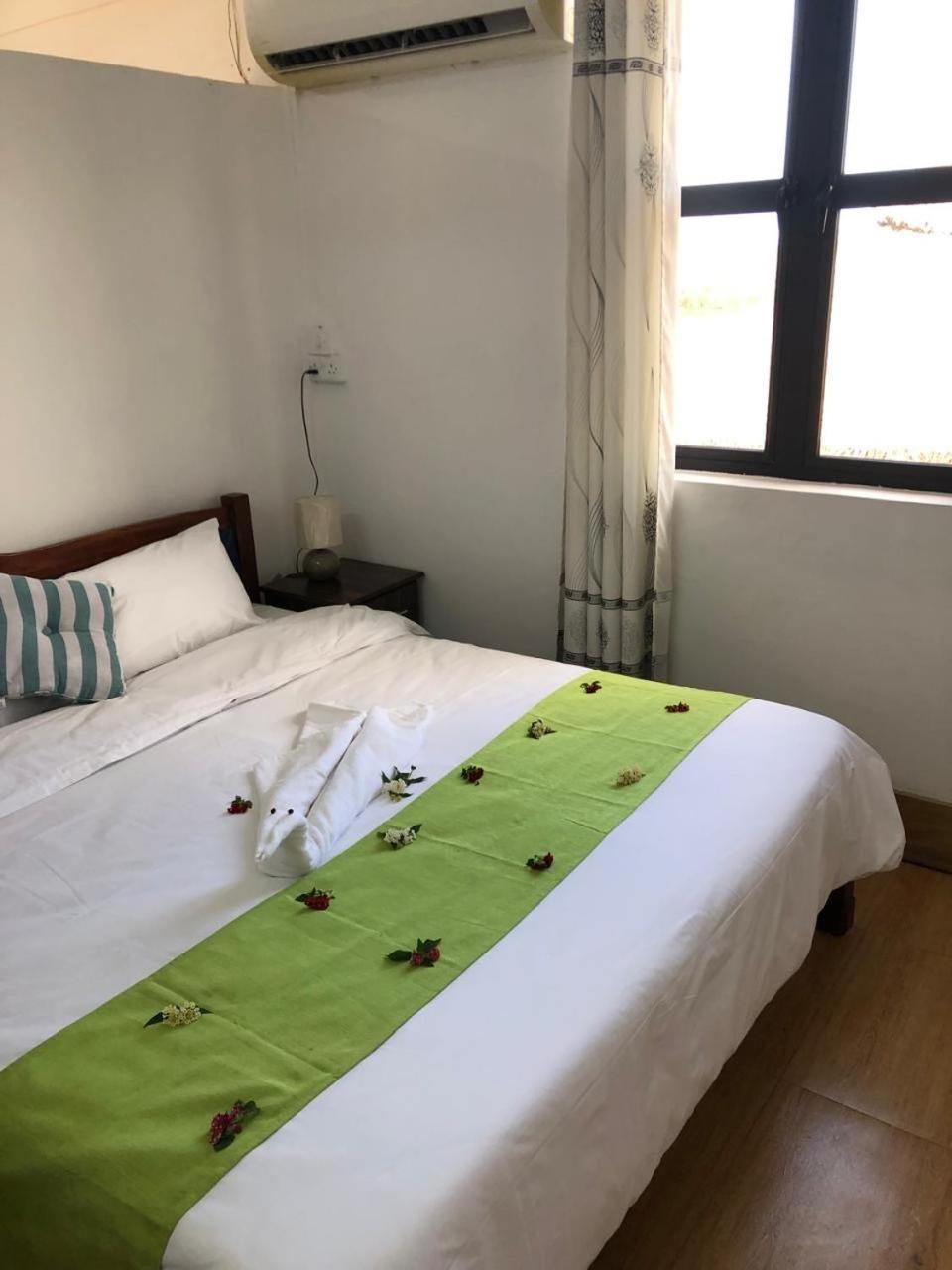 Lakeside Holidays Guest house Pointe D'Esny