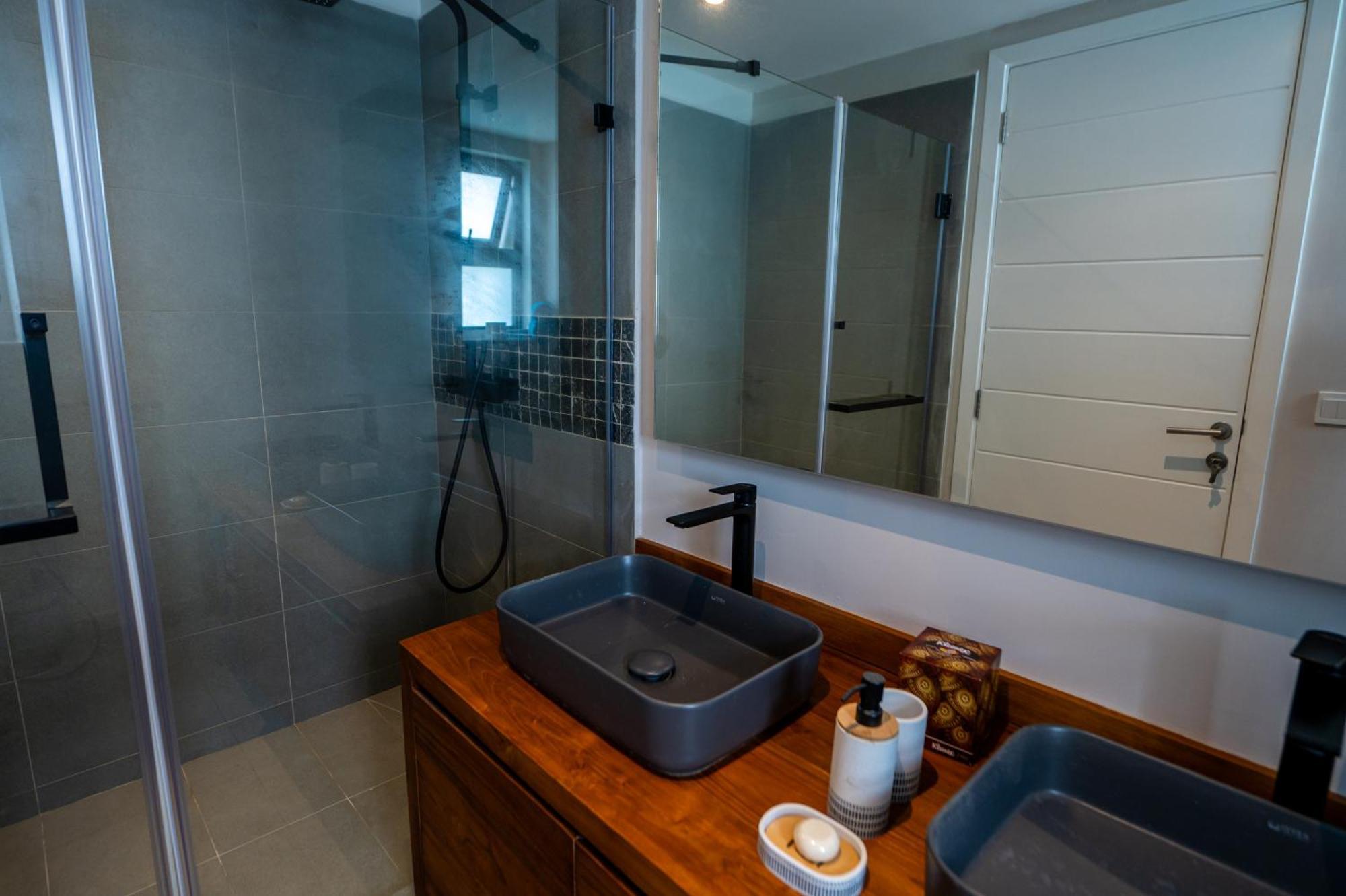 Apartment Beachfront Ocean Terraces Residence, Poste Lafayette-apt-a4 Riviere du Rempart