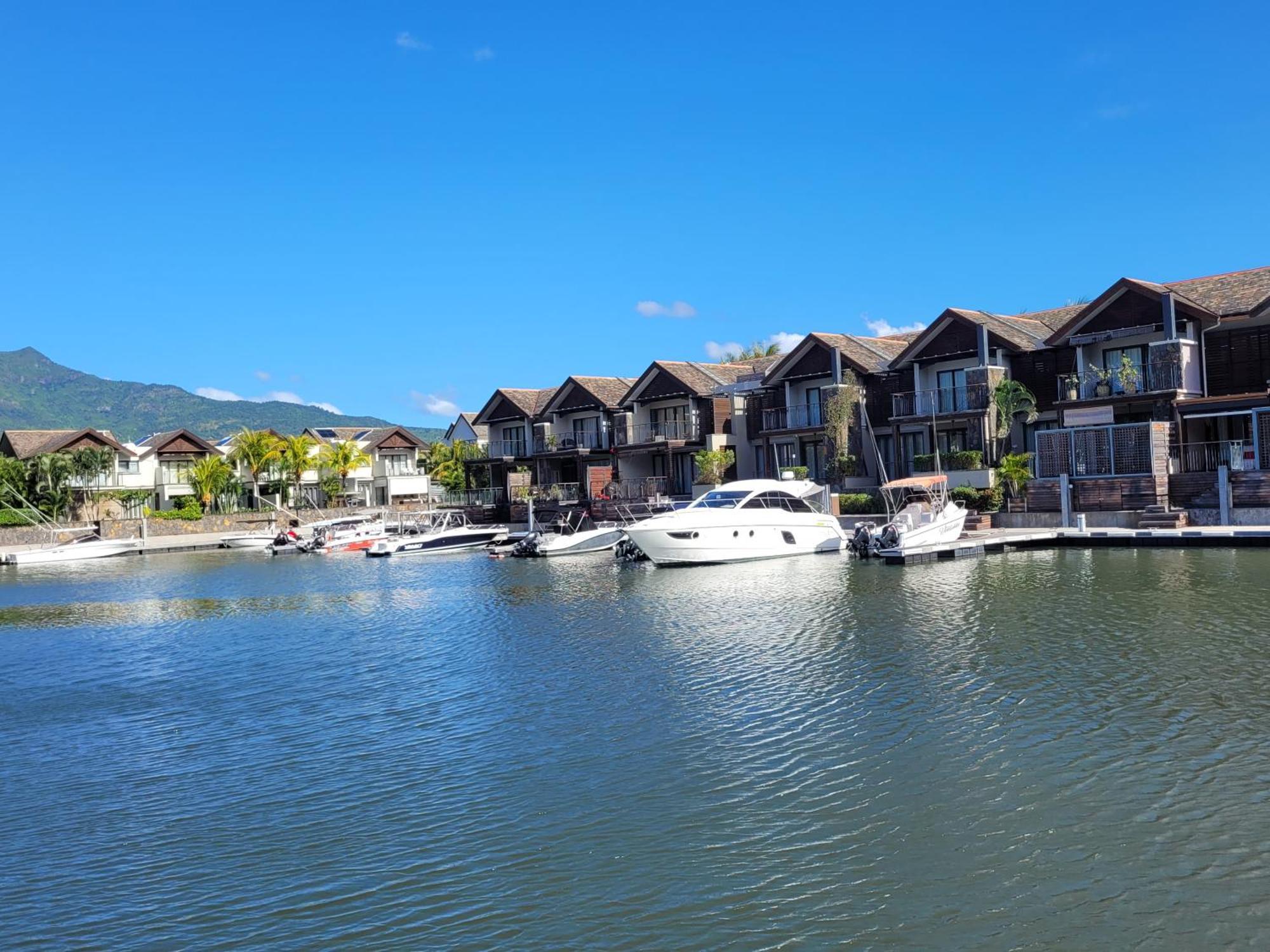 Apartment L'estuaire Seafront Black River Riviere Noire