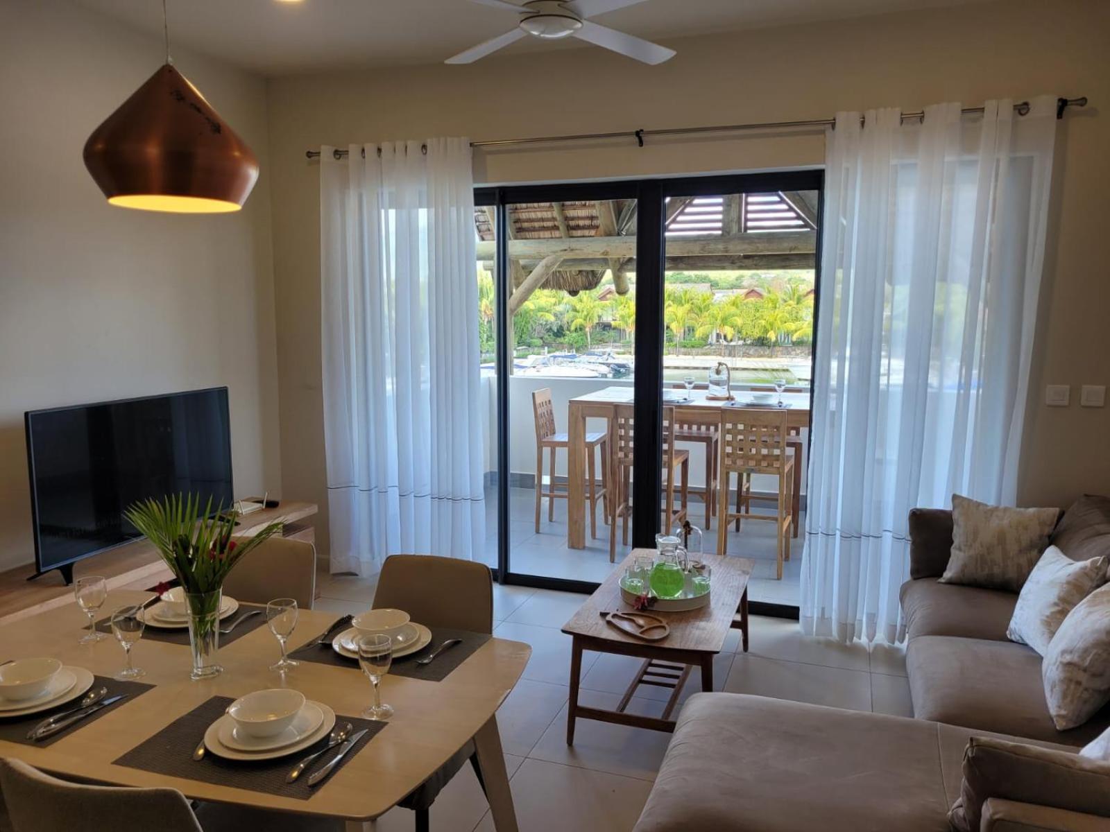 L'estuaire Seafront Black River Apartment *