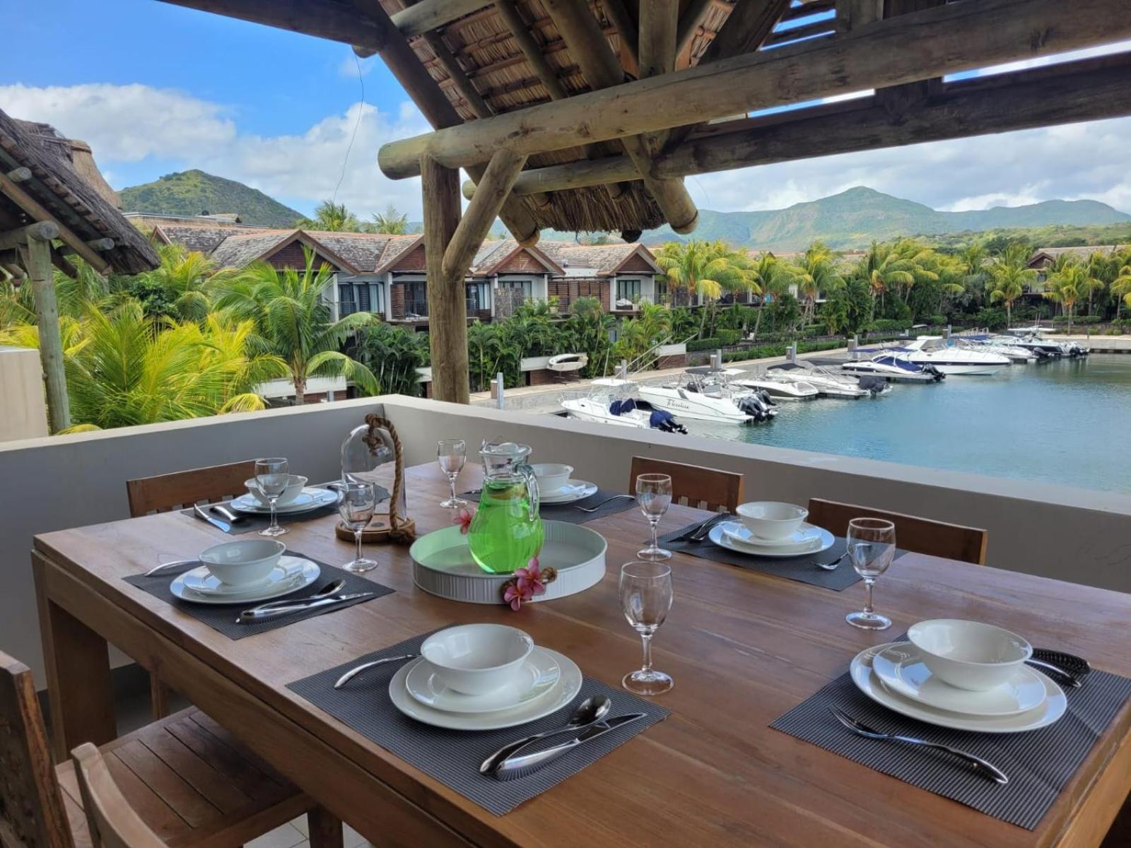 L'estuaire Seafront Black River Apartment *