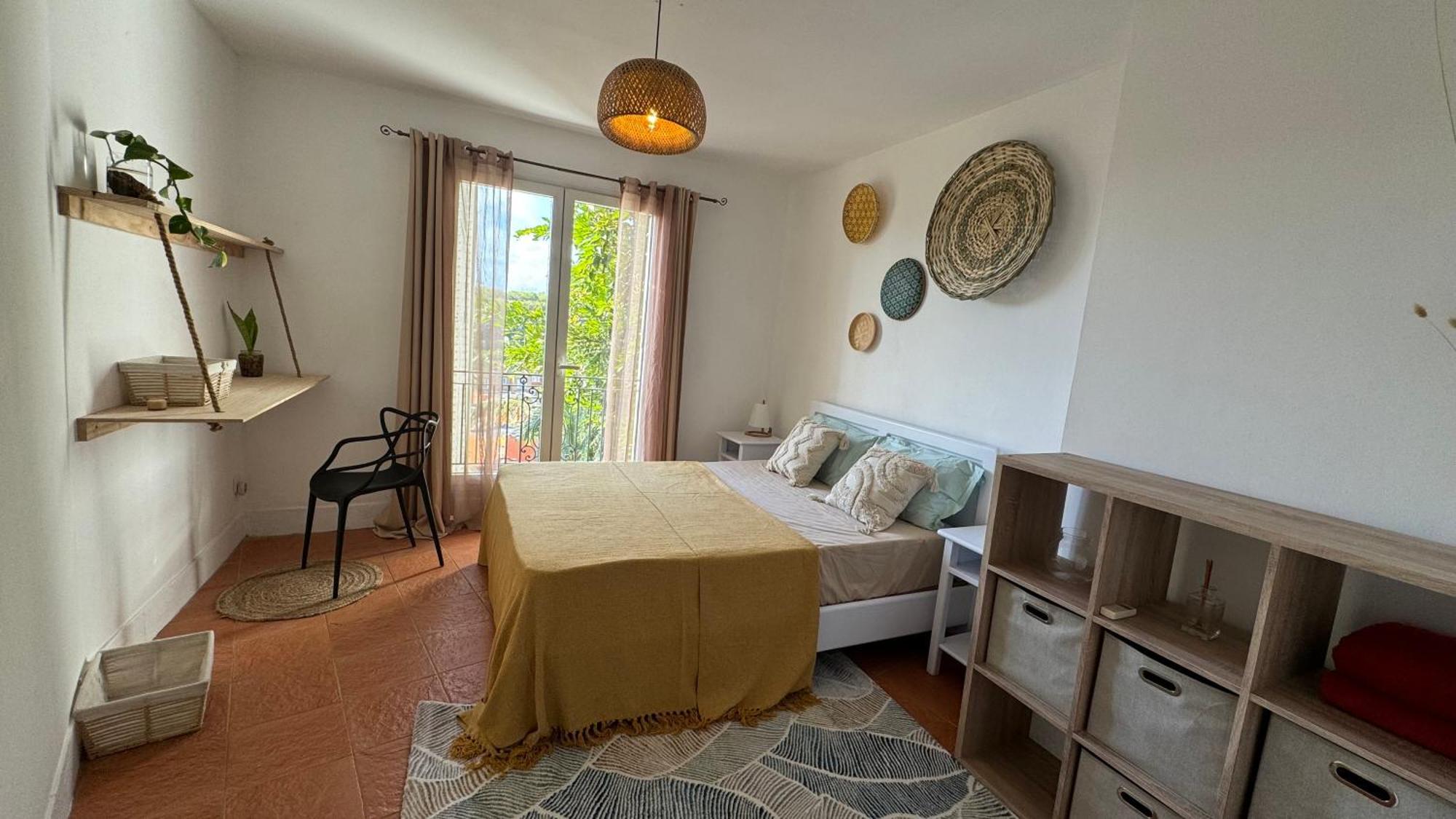 Port Chambly Riverfront Holiday home *