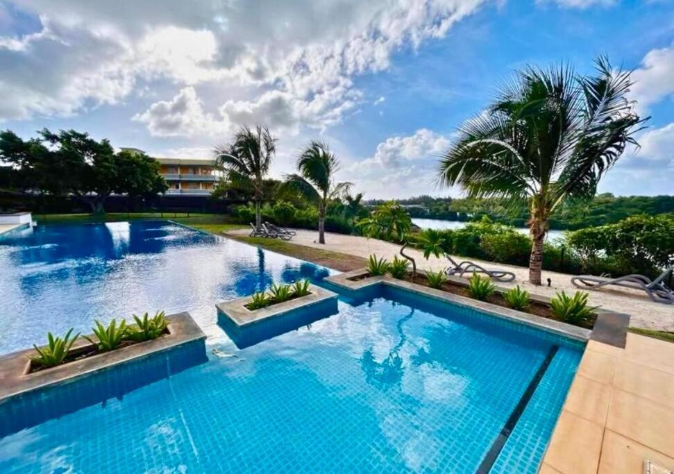 Port Chambly Riverfront Villa *