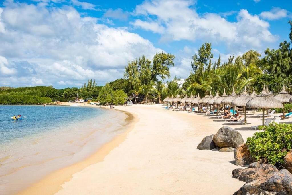 Luxury 3 Bedroom Sea View Azuri Estate * Roches Noires