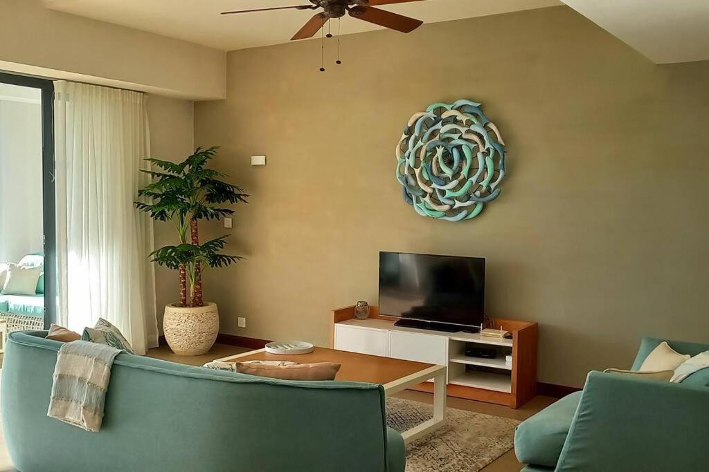 Luxury 3 Bedroom Sea View Azuri Estate *