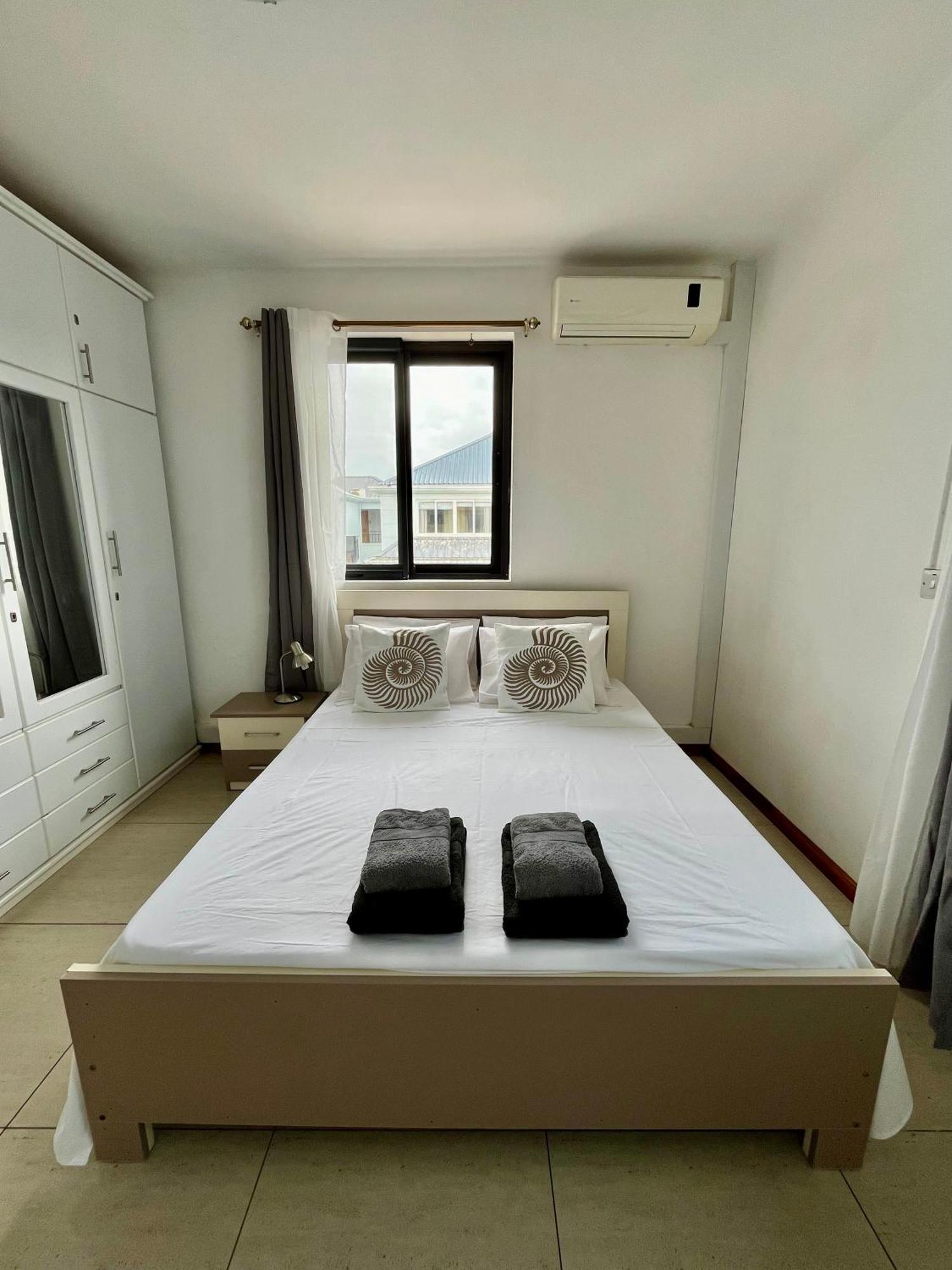 Cosy Vue Sur Flic en Flac