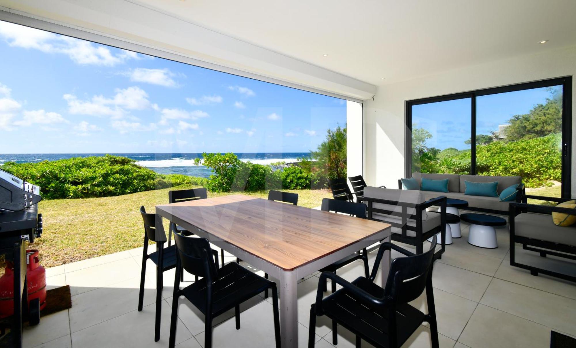 White&blue Beachfront Luxury Poste Lafayette