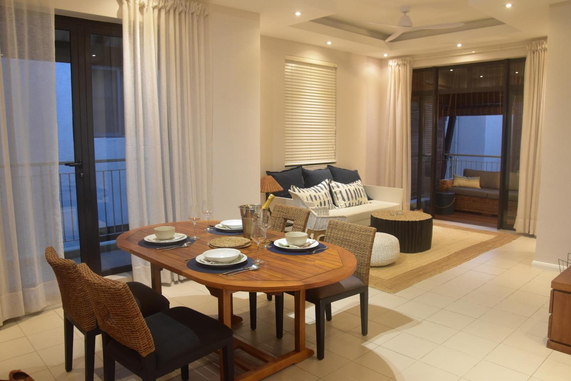 Blue Waves Beachfront Penthouse Apartamento