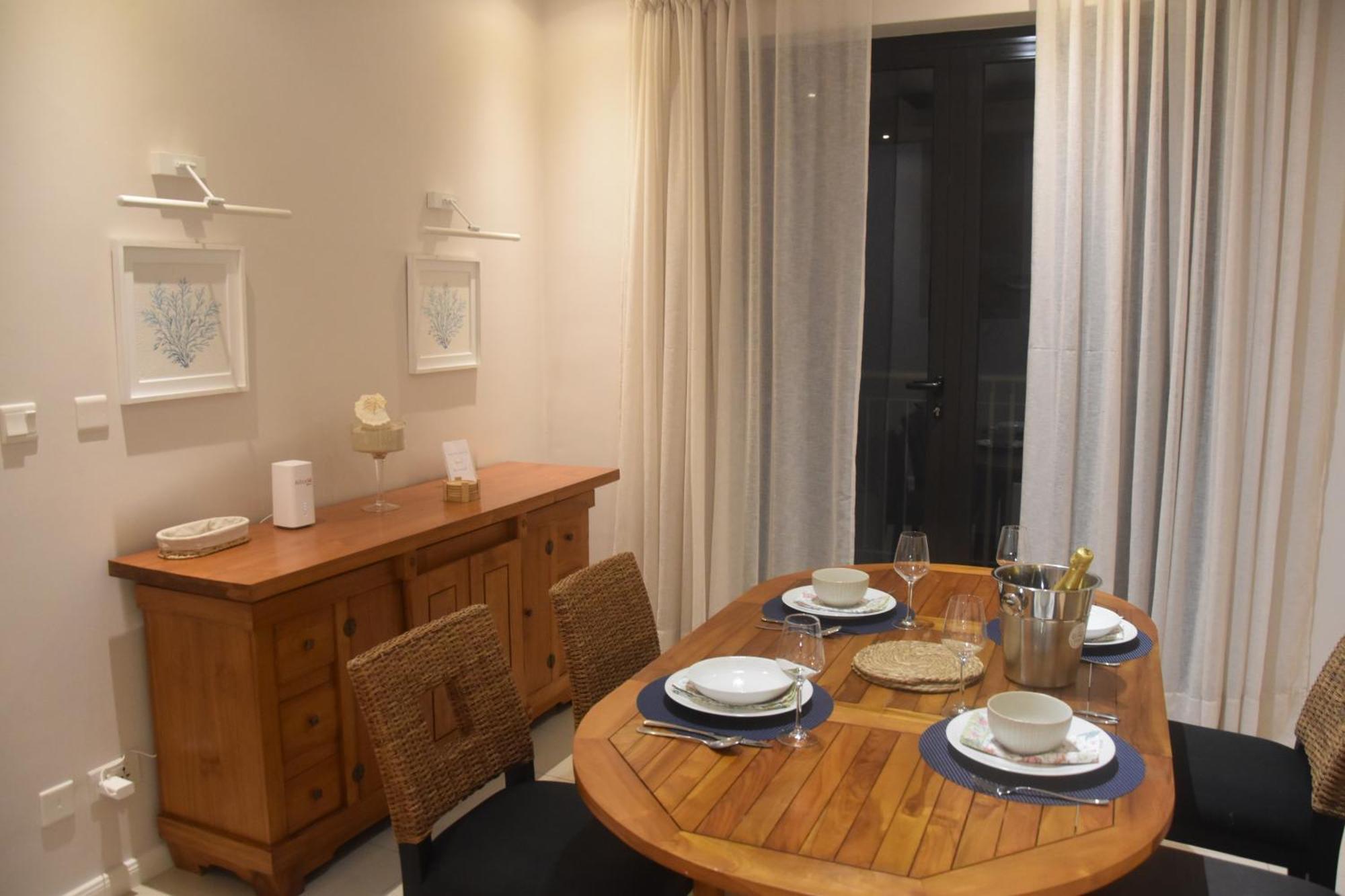Blue Waves Beachfront Penthouse * Flic en Flac
