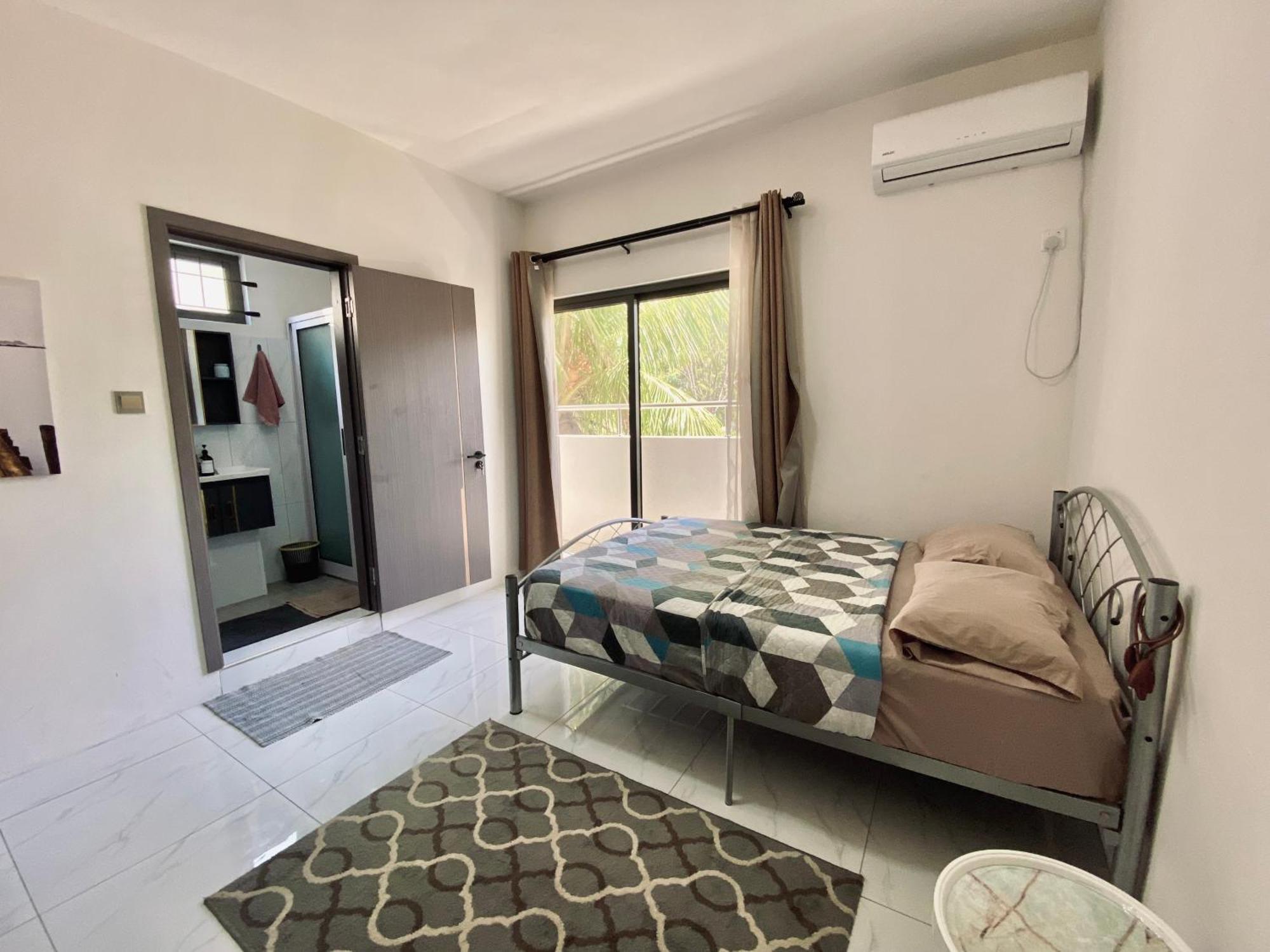 Sunset Views 3-bedroom Apt, 1min Walk To - Nyha1 Apartment *