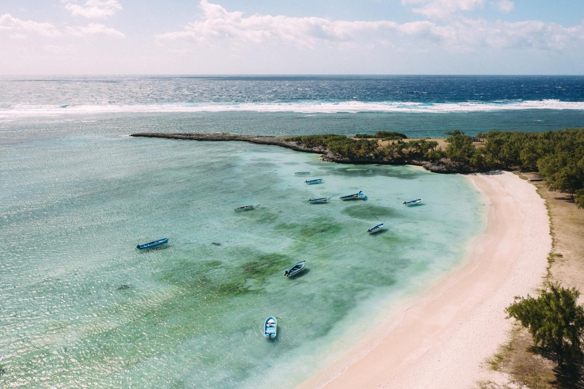 Cotton Bay & 3*
